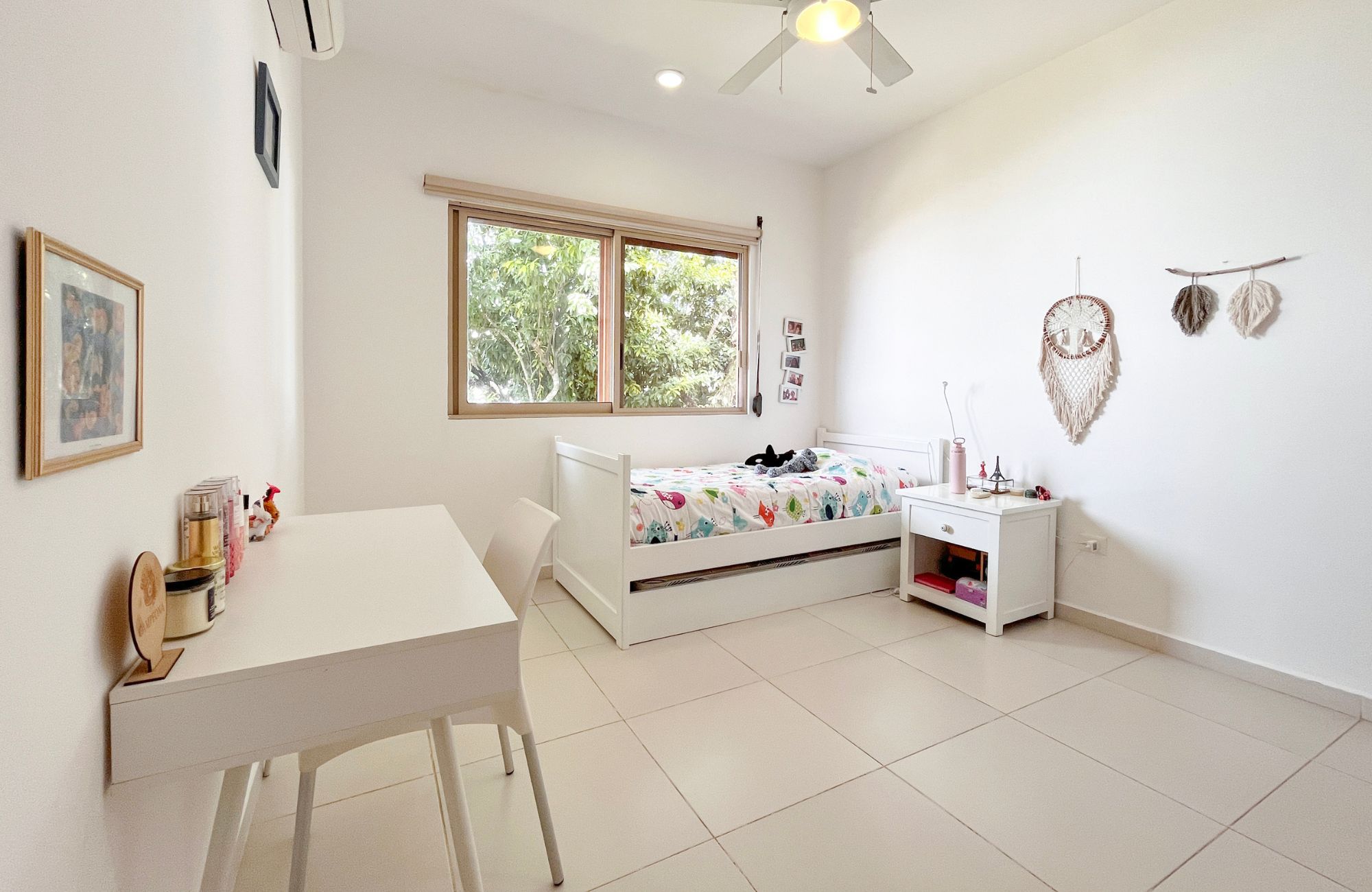 House in private community with clubhouse, children&amp;#39;s playground, pool with swimming lane, paddle tennis court, 7,000 m2 of green areas