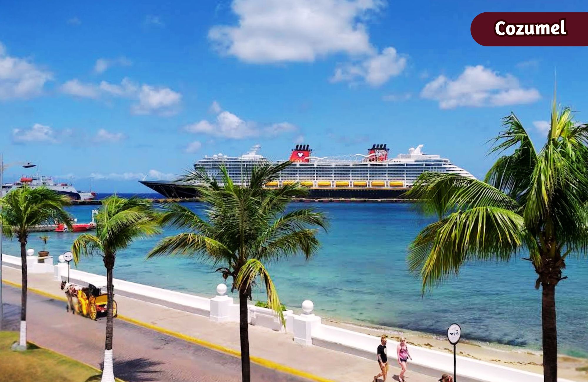 House with terrace adaptable into 2 apartments for sale, Flamingos, Cozumel