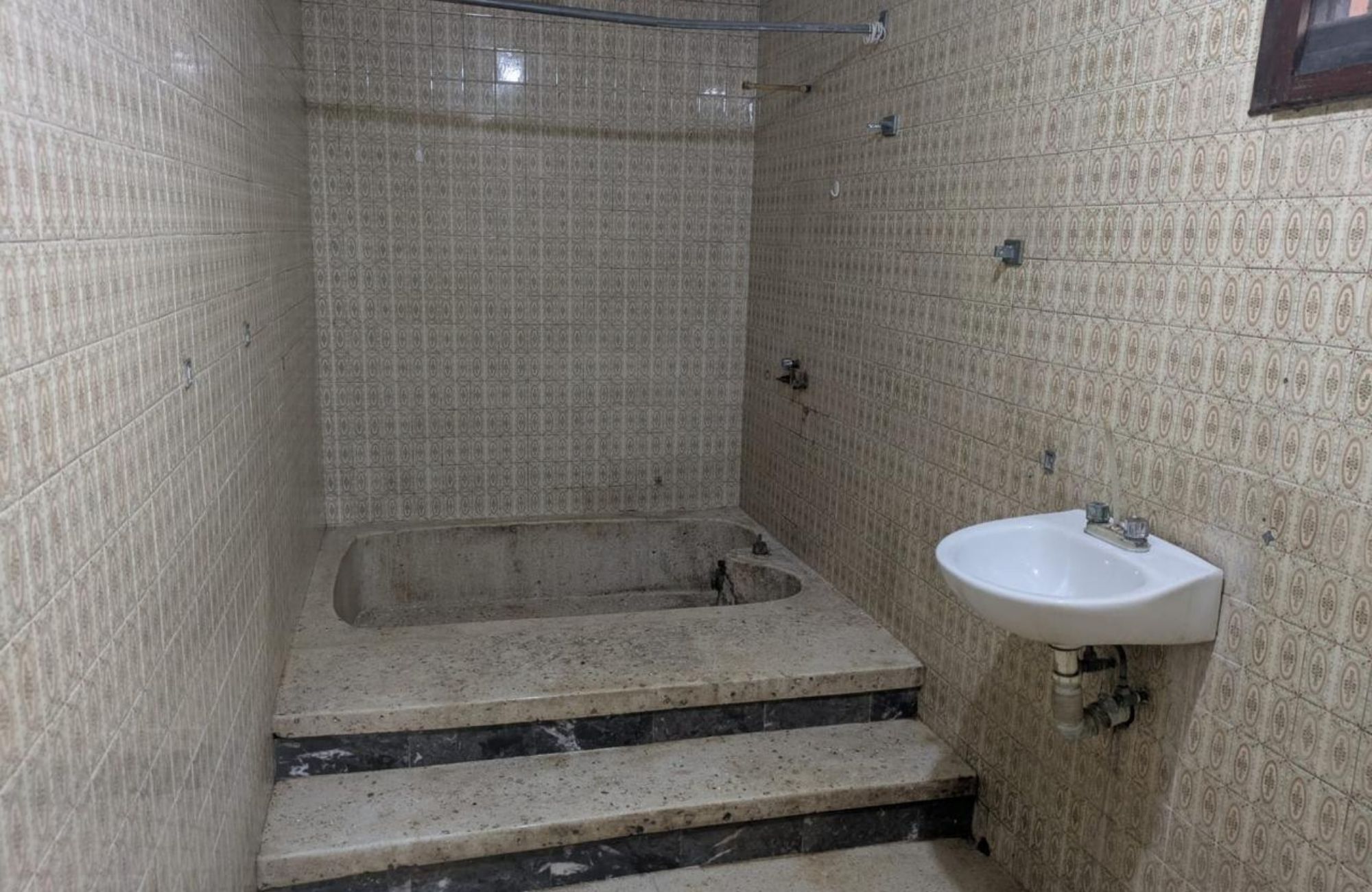 House with terrace adaptable into 2 apartments for sale, Flamingos, Cozumel