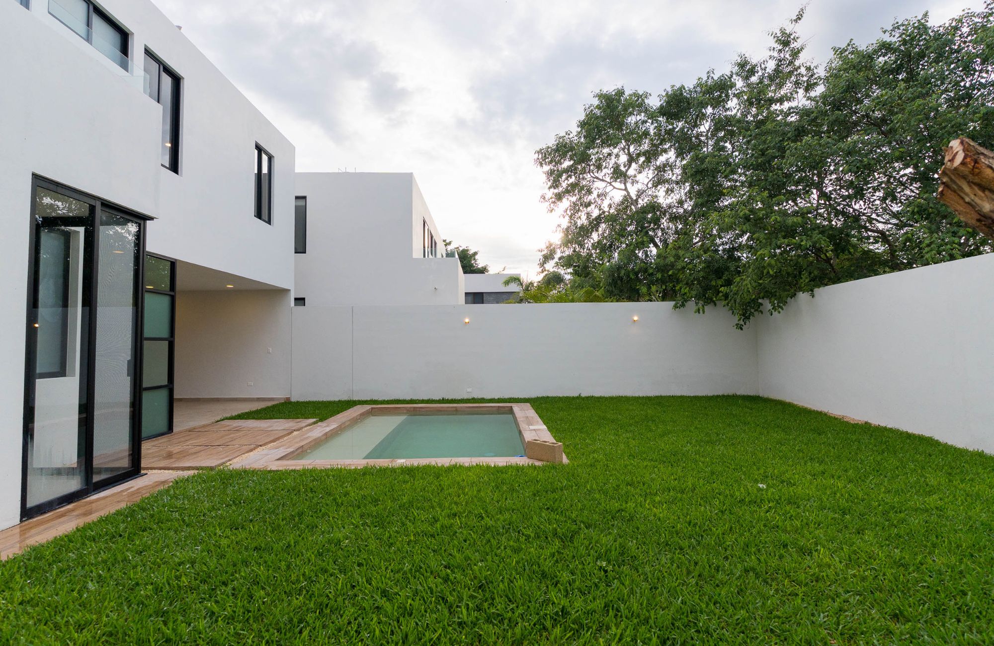 House with Private Pool, Two-Story, for Sale in Temoz&oacute;n Norte, M&eacute;rida