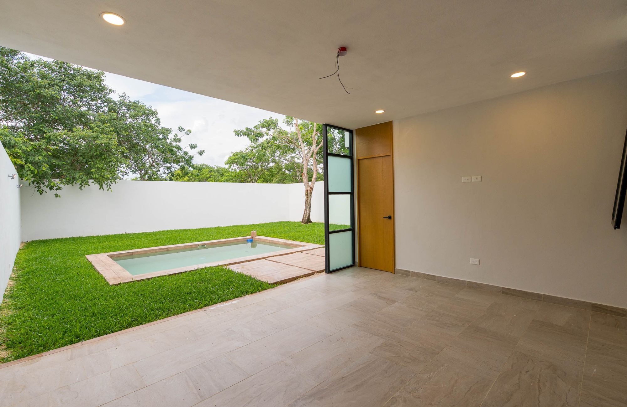 House with Private Pool, Two-Story, for Sale in Temoz&oacute;n Norte, M&eacute;rida