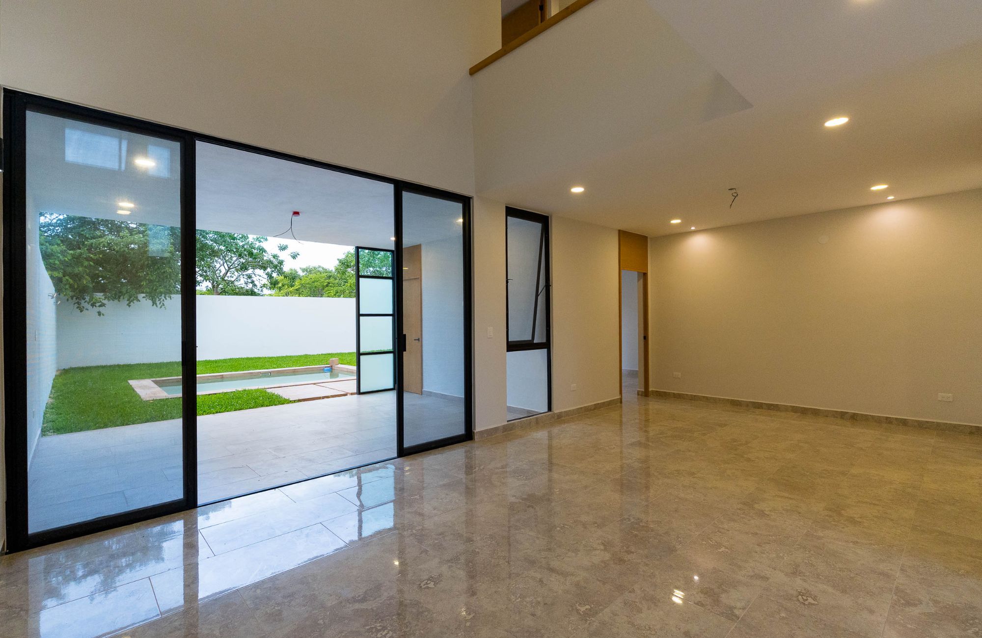 House with Private Pool, Two-Story, for Sale in Temoz&oacute;n Norte, M&eacute;rida