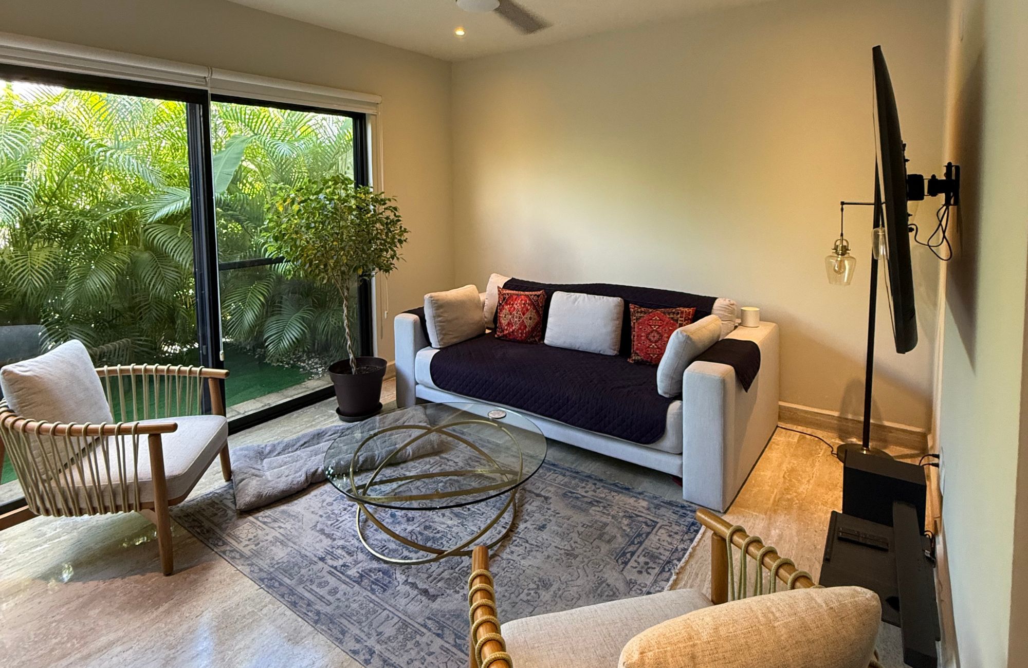 House for sale in Artika Canc&uacute;n, gated community with pool, Av. Prol. La Luna, Canc&uacute;n