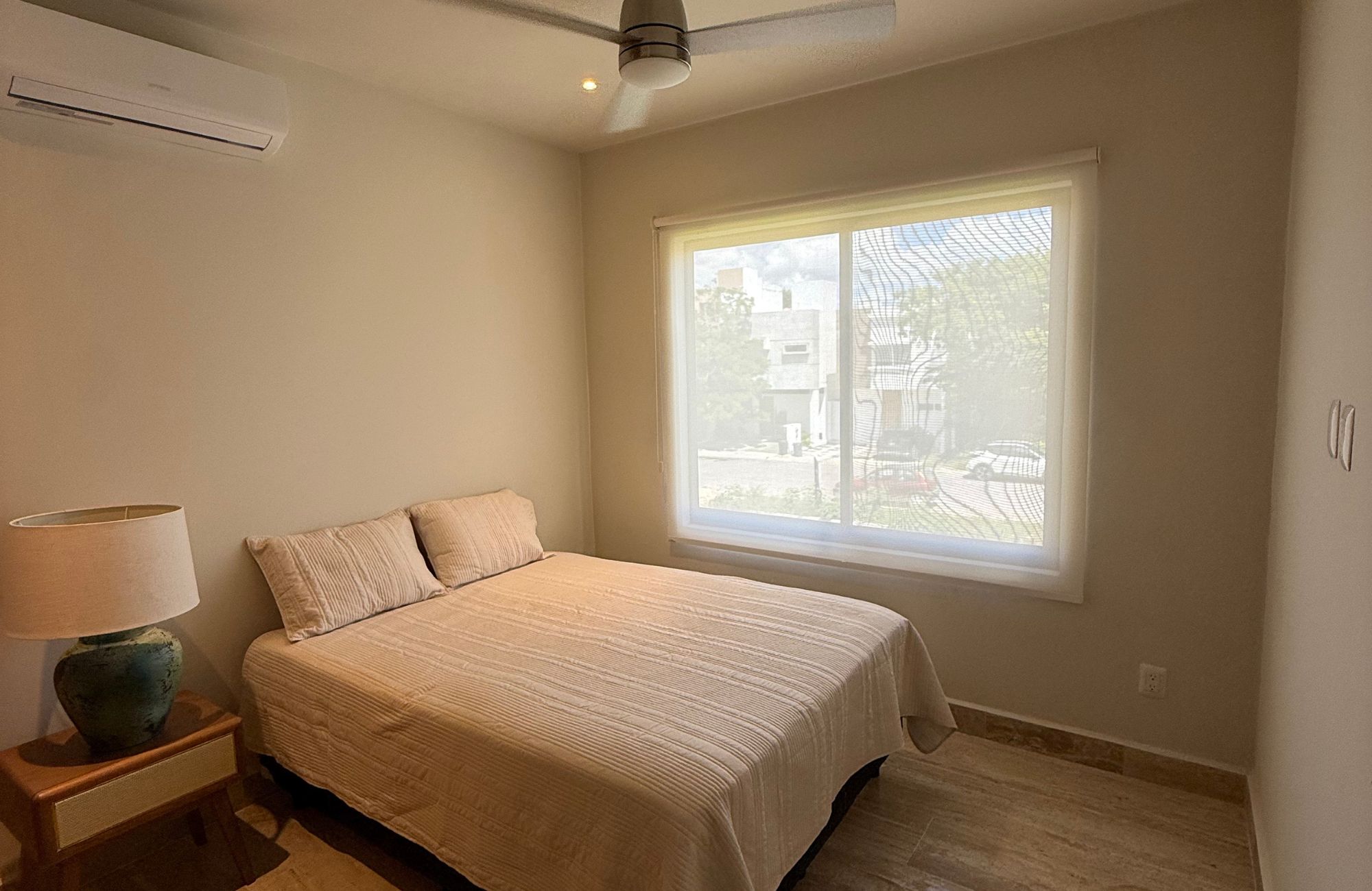 House for sale in Artika Canc&uacute;n, gated community with pool, Av. Prol. La Luna, Canc&uacute;n