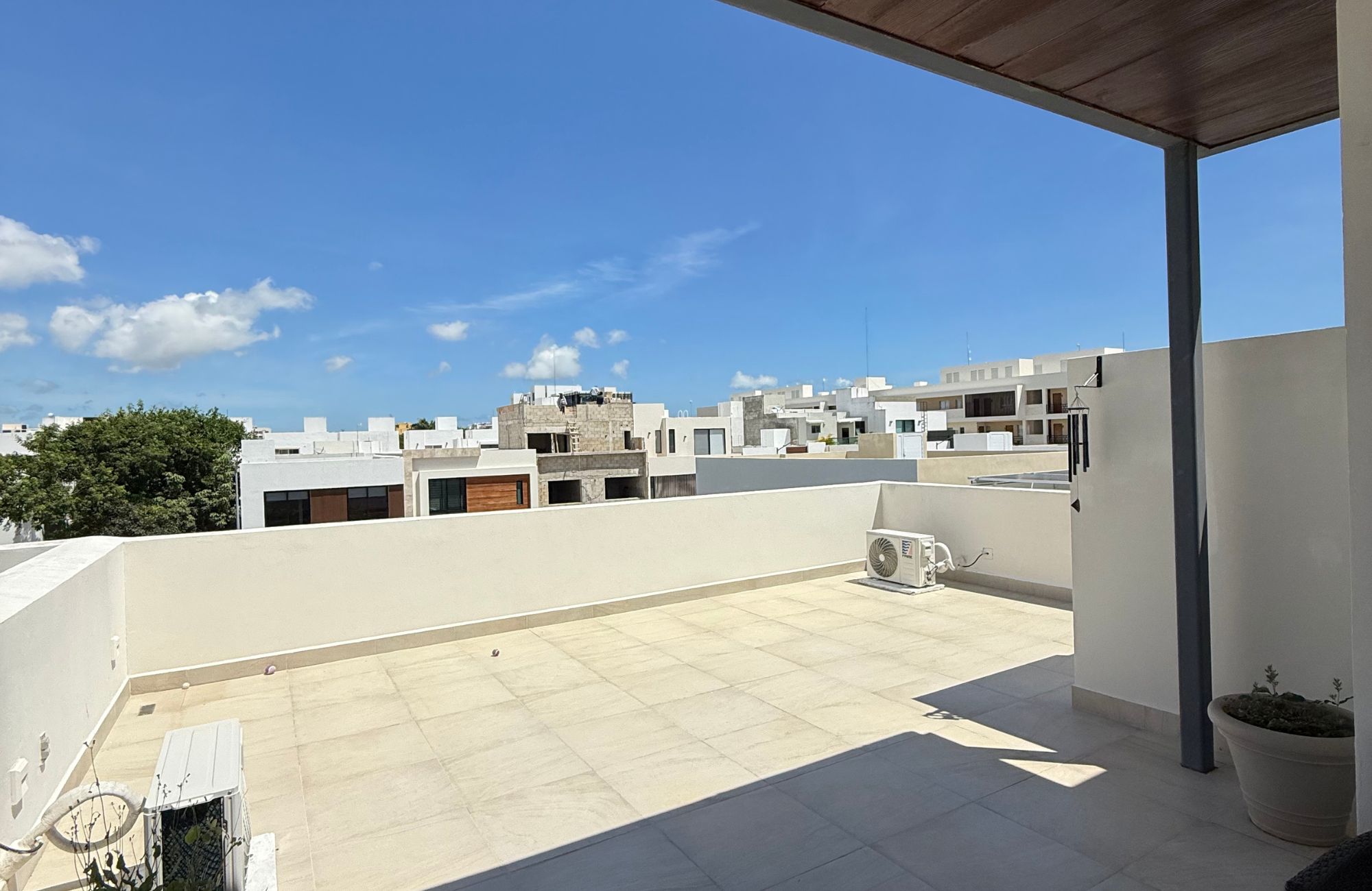 House for sale in Artika Canc&uacute;n, gated community with pool, Av. Prol. La Luna, Canc&uacute;n