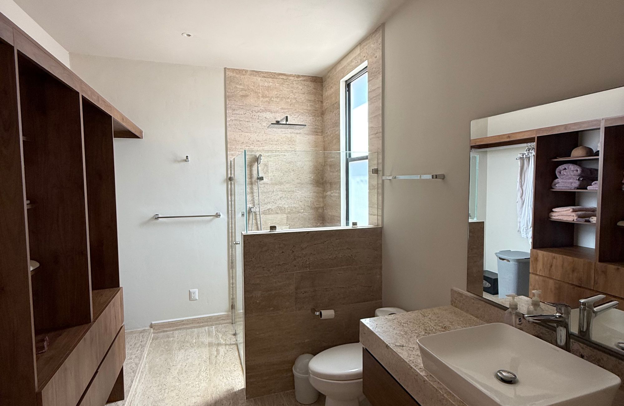 House for sale in Artika Canc&uacute;n, gated community with pool, Av. Prol. La Luna, Canc&uacute;n