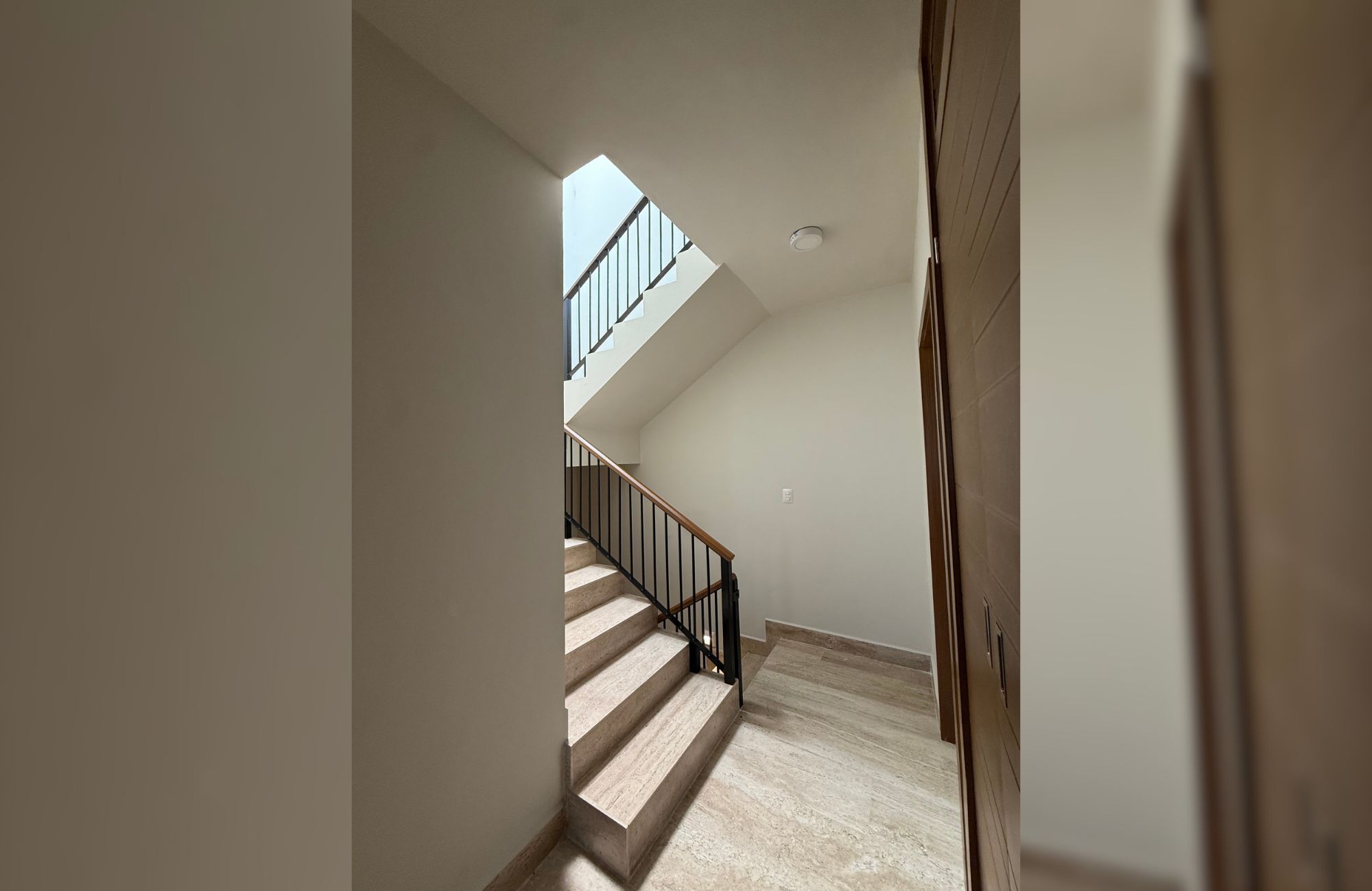 House for sale in Artika Canc&uacute;n, gated community with pool, Av. Prol. La Luna, Canc&uacute;n