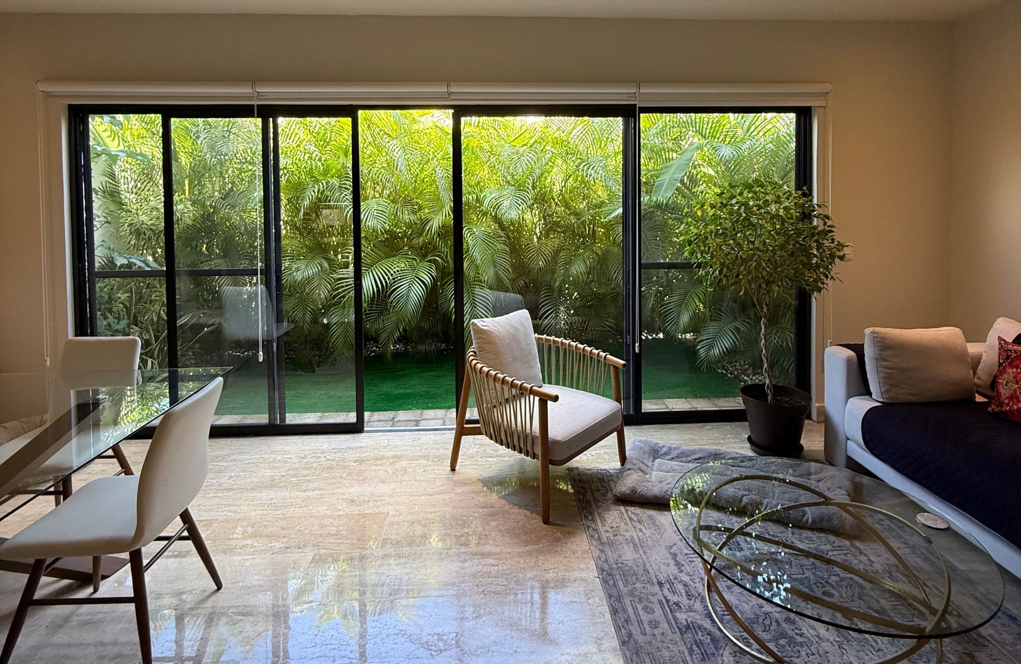 House for sale in Artika Canc&uacute;n, gated community with pool, Av. Prol. La Luna, Canc&uacute;n