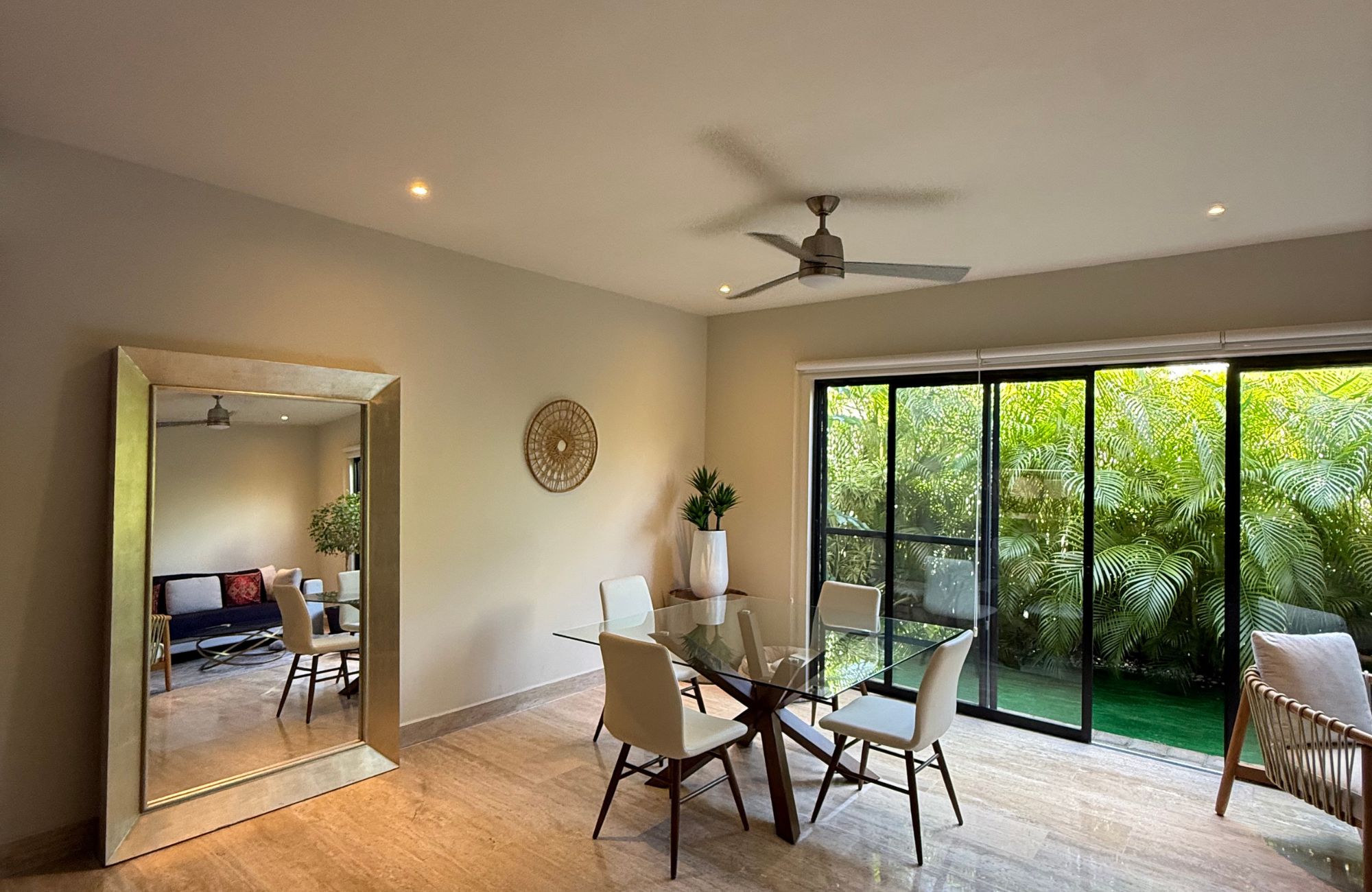 House for sale in Artika Canc&uacute;n, gated community with pool, Av. Prol. La Luna, Canc&uacute;n