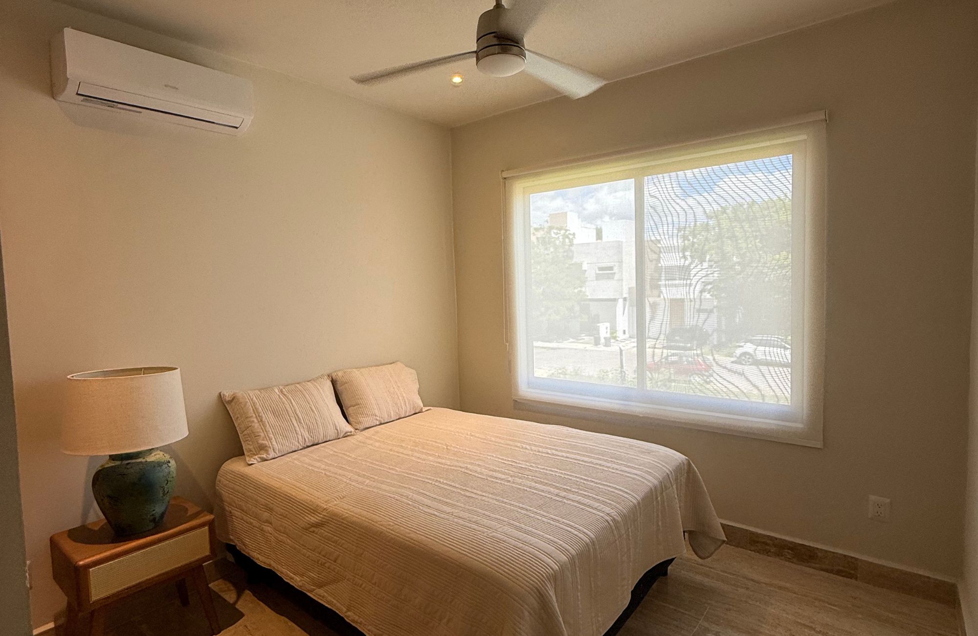 House for sale in Artika Canc&uacute;n, gated community with pool, Av. Prol. La Luna, Canc&uacute;n