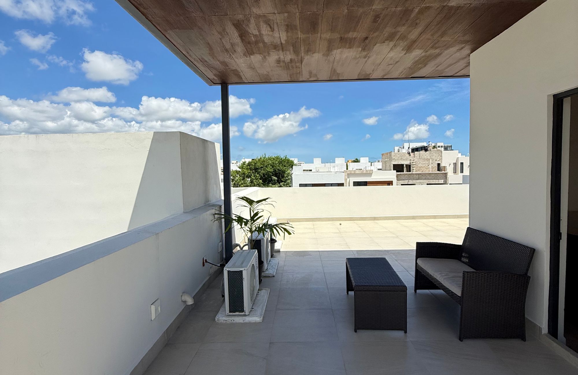 House for sale in Artika Canc&uacute;n, gated community with pool, Av. Prol. La Luna, Canc&uacute;n