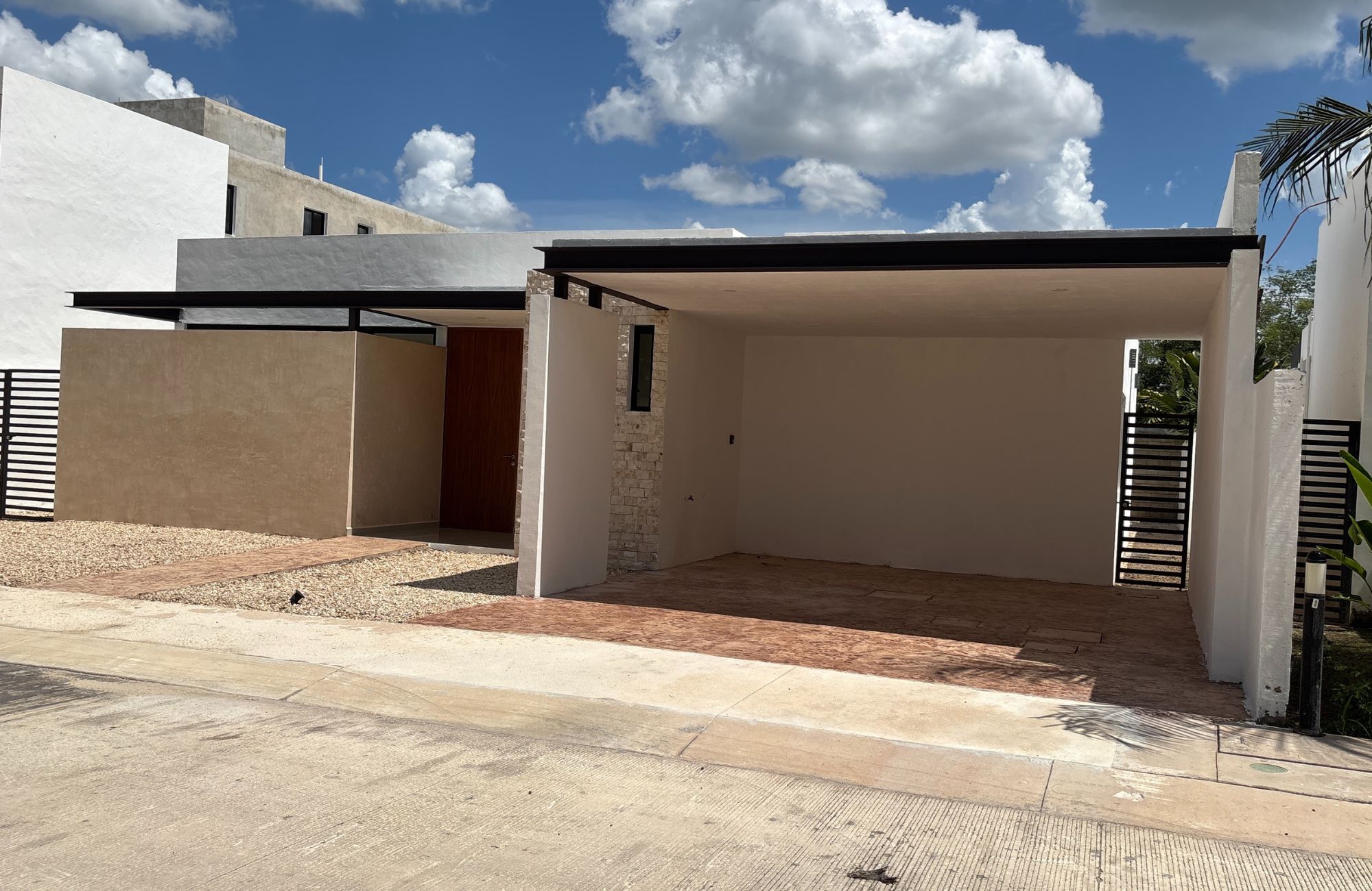 Villa with Direct Beach Access for Sale, Chicxulub, Yucat&aacute;n