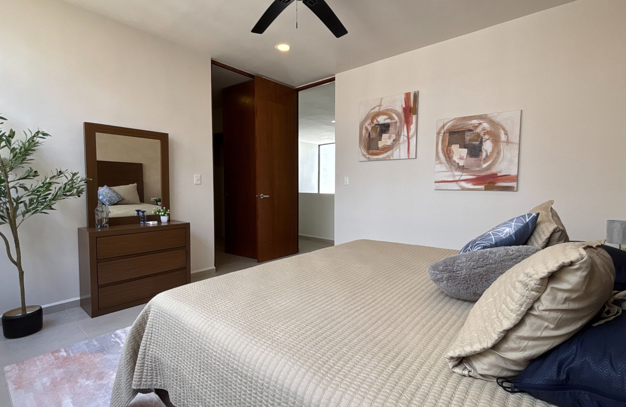 House with garden, private pool, terrace and service room, North Zone, Merida.