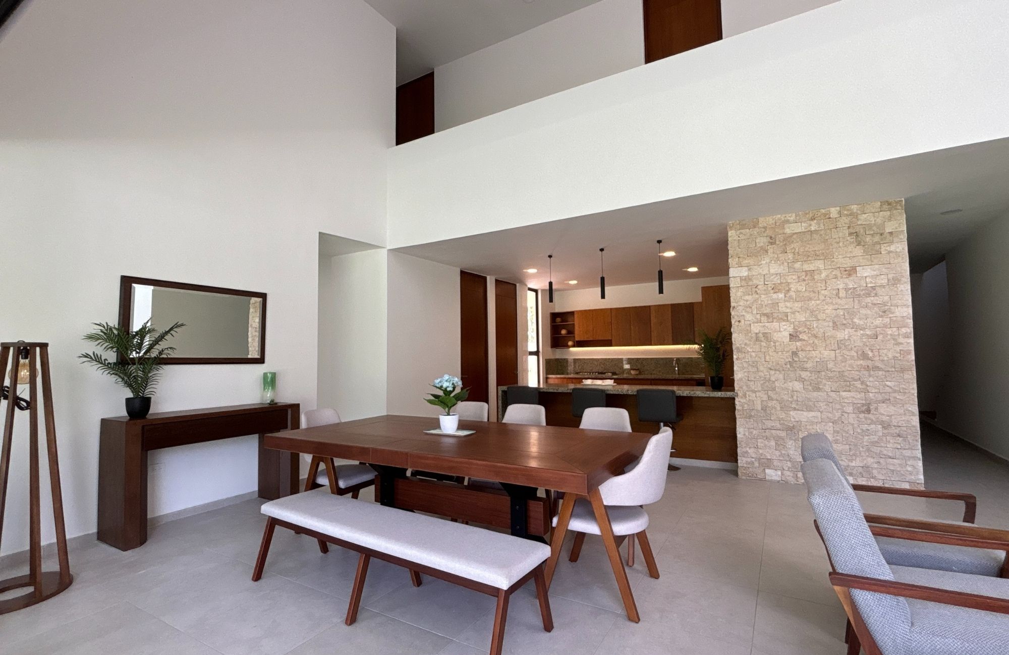 House with garden, private pool, terrace and service room, North Zone, Merida.