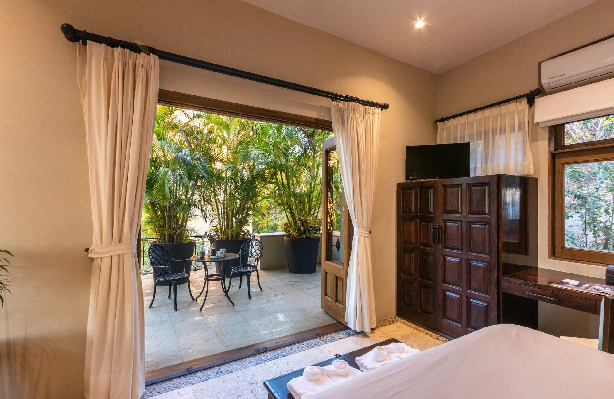 Residence surrounded by natural reserve with private pool for sale, Playa &Oacute;rgano, Huatulco&nbsp;&nbsp;