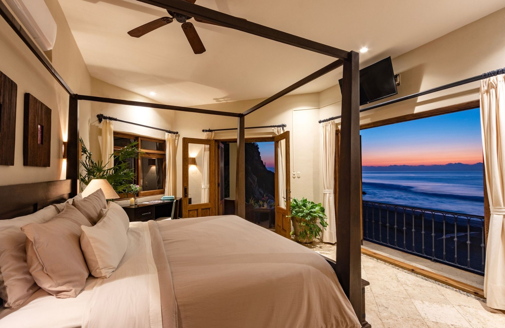 Residence surrounded by natural reserve with private pool for sale, Playa &Oacute;rgano, Huatulco&nbsp;&nbsp;