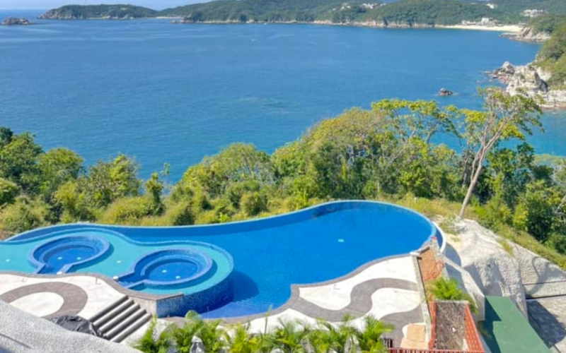 Brand-new condo with ocean view and beach access for sale, Playa Tej&oacute;n, Huatulco