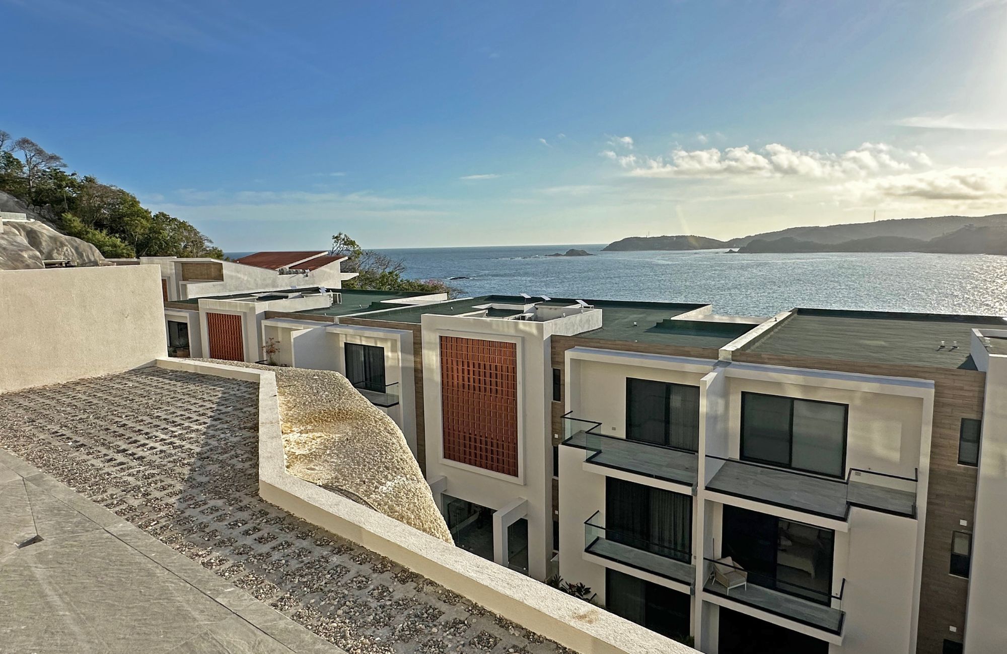 Condo with ocean view, beach club and access to the sea, golf, sports courts, spa and more, pre-construction, sale Huatulco.