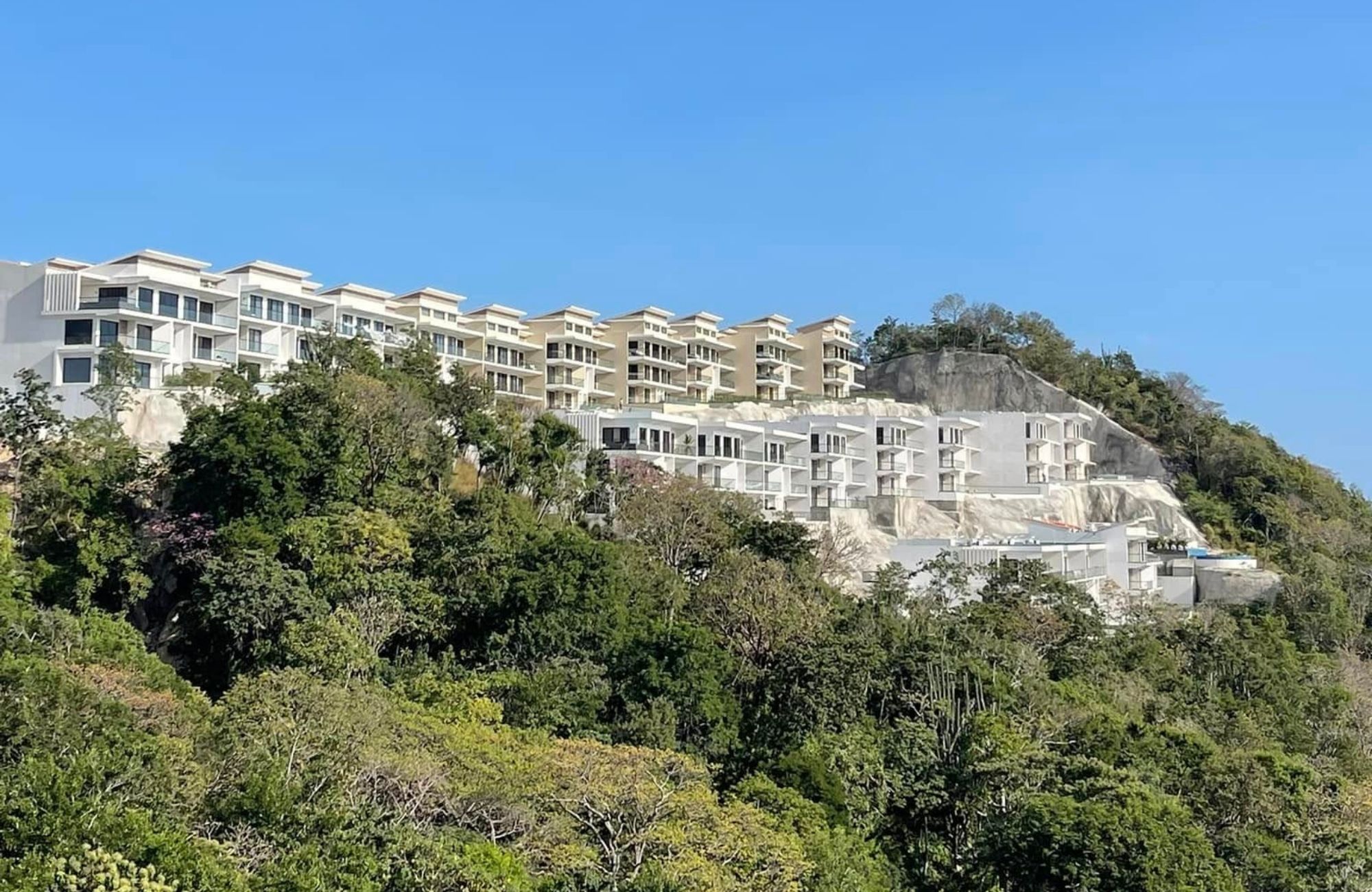 Condo with ocean view, beach club and access to the sea, golf, sports courts, spa and more, pre-construction, sale Huatulco.