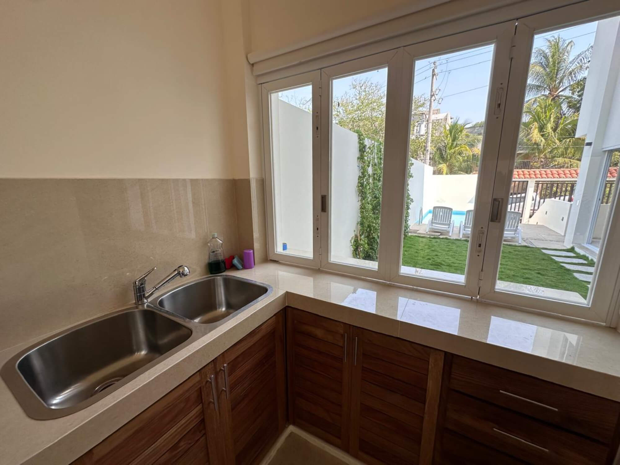 Ocean view villa, beach access, pool, for sale, Punta Santa Cruz, Huatulco.