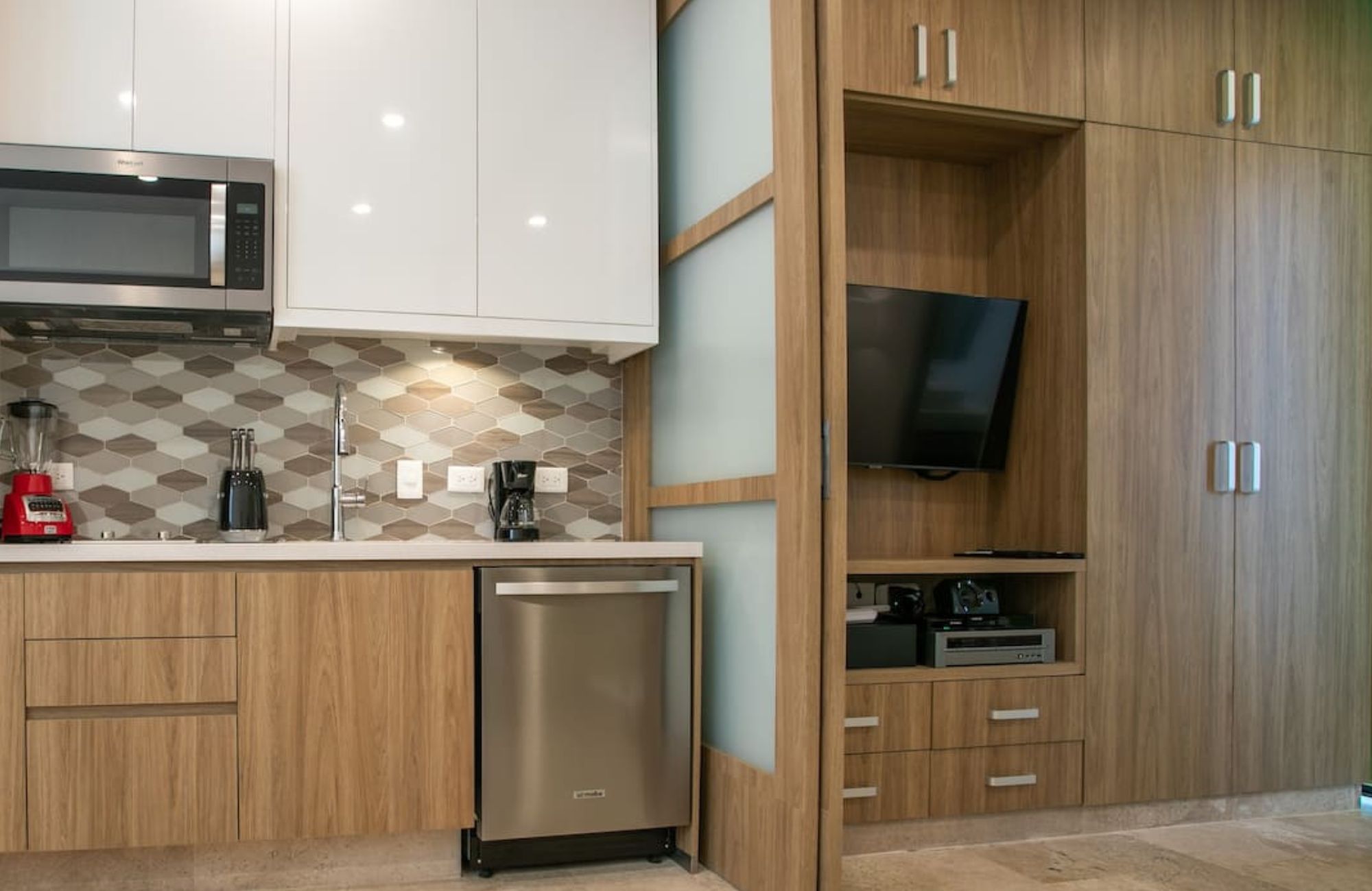 Estudio con terraza privada, Gimnasio, Alberca y Jacuzzi,  Zona Centro, venta, Playa del Carmen.