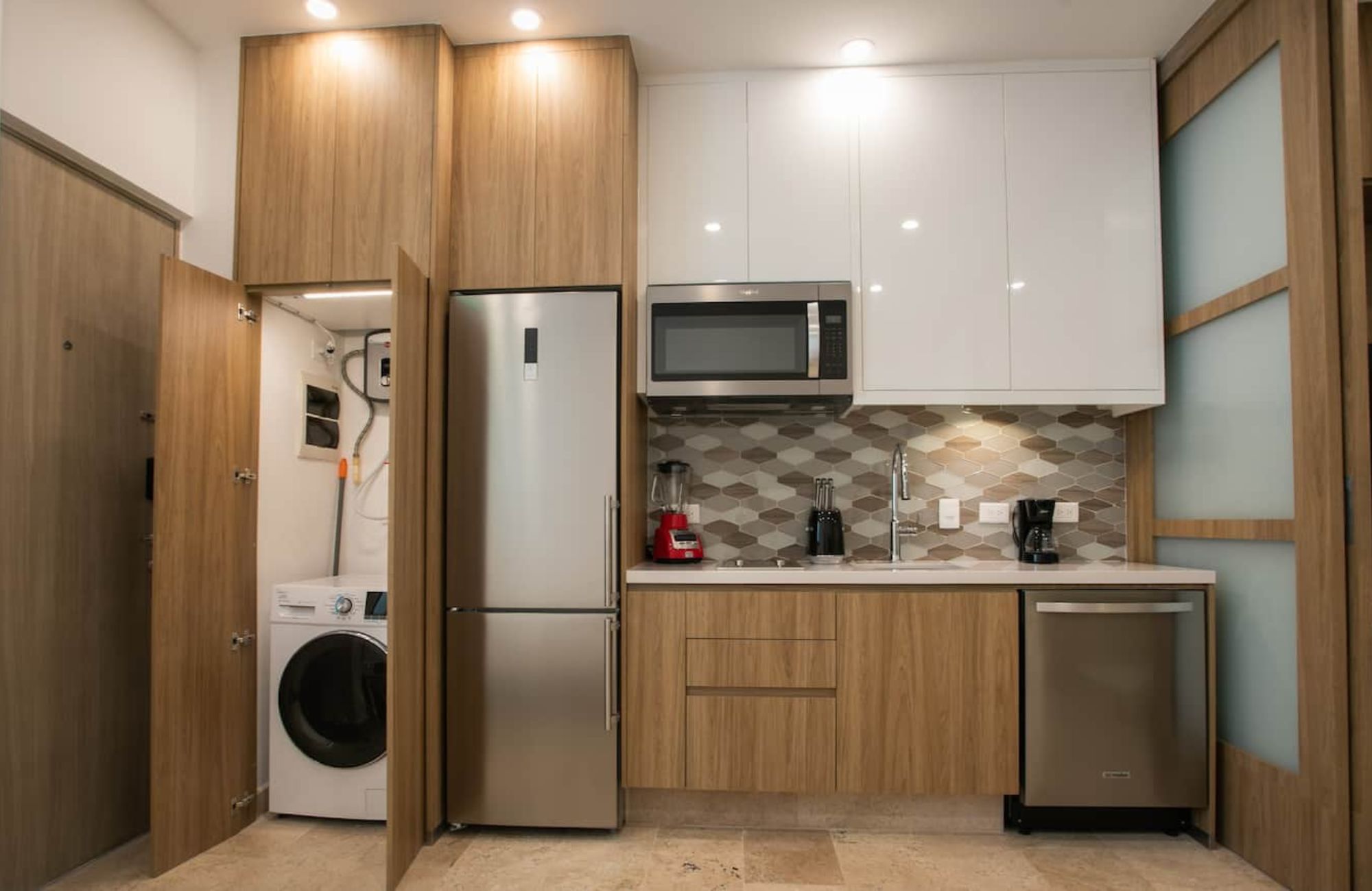 Estudio con terraza privada, Gimnasio, Alberca y Jacuzzi,  Zona Centro, venta, Playa del Carmen.