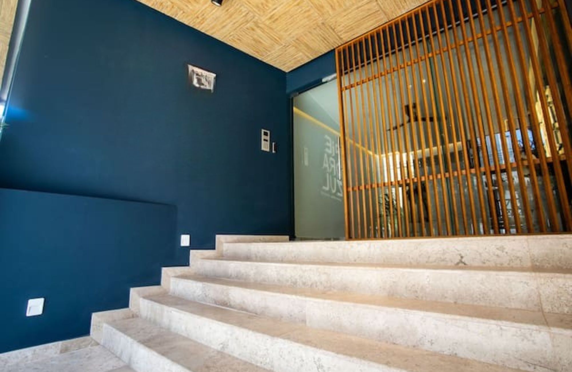 Estudio con terraza privada, Gimnasio, Alberca y Jacuzzi,  Zona Centro, venta, Playa del Carmen.