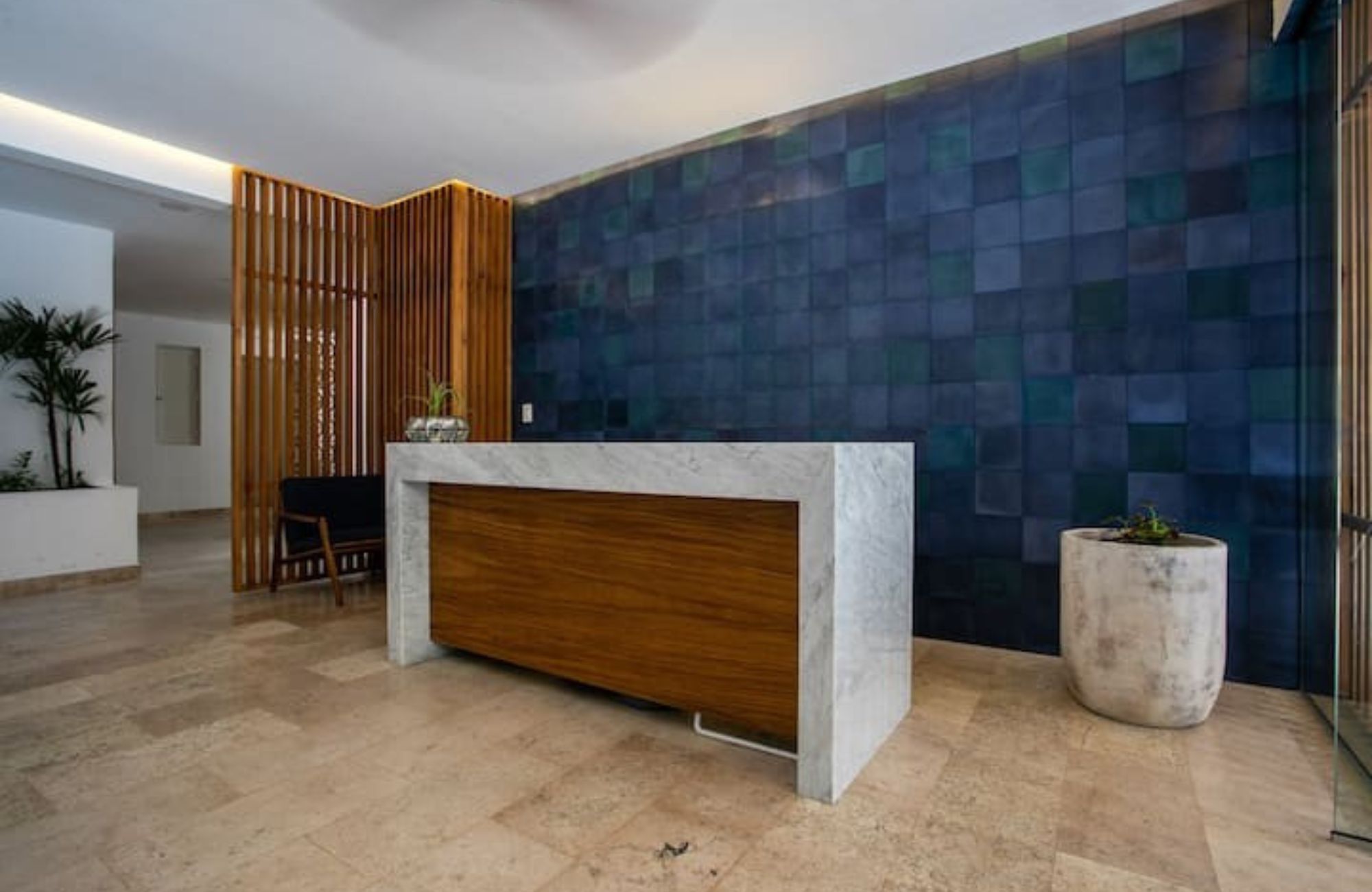 Estudio con terraza privada, Gimnasio, Alberca y Jacuzzi,  Zona Centro, venta, Playa del Carmen.