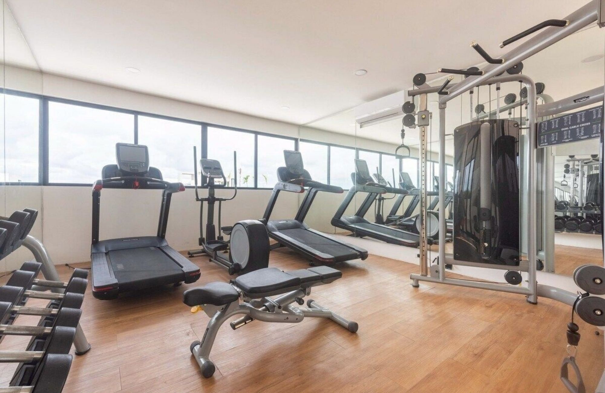Estudio con terraza privada, Gimnasio, Alberca y Jacuzzi,  Zona Centro, venta, Playa del Carmen.