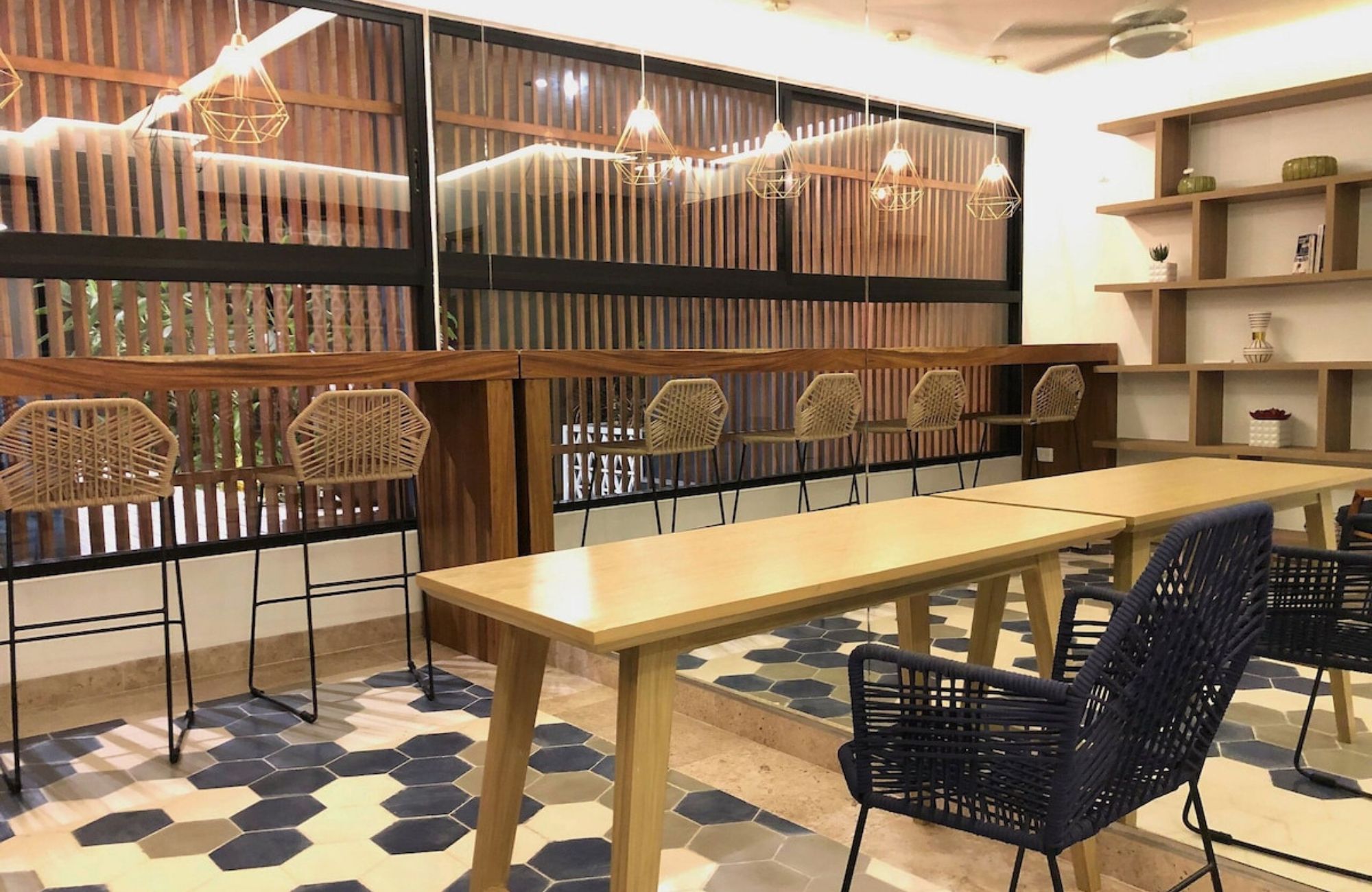 Departamento con infinity pool com&uacute;n, en venta, Centro, Playa del Carmen