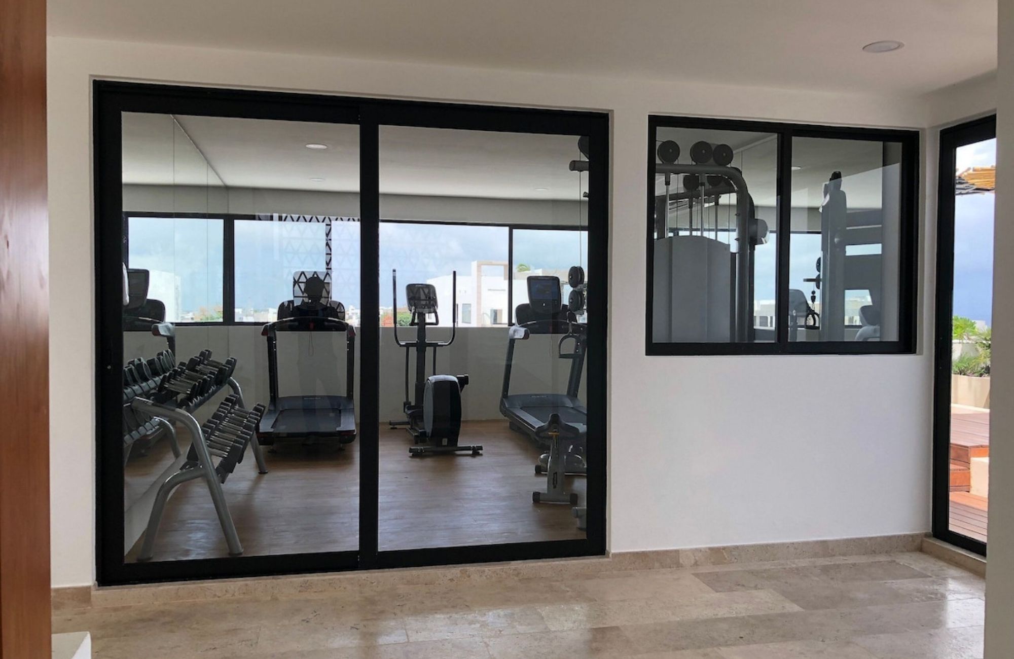 Departamento con infinity pool com&uacute;n, en venta, Centro, Playa del Carmen