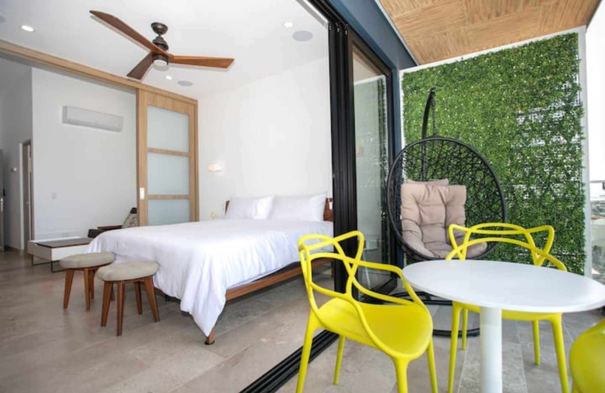 Departamento con infinity pool com&uacute;n, en venta, Centro, Playa del Carmen