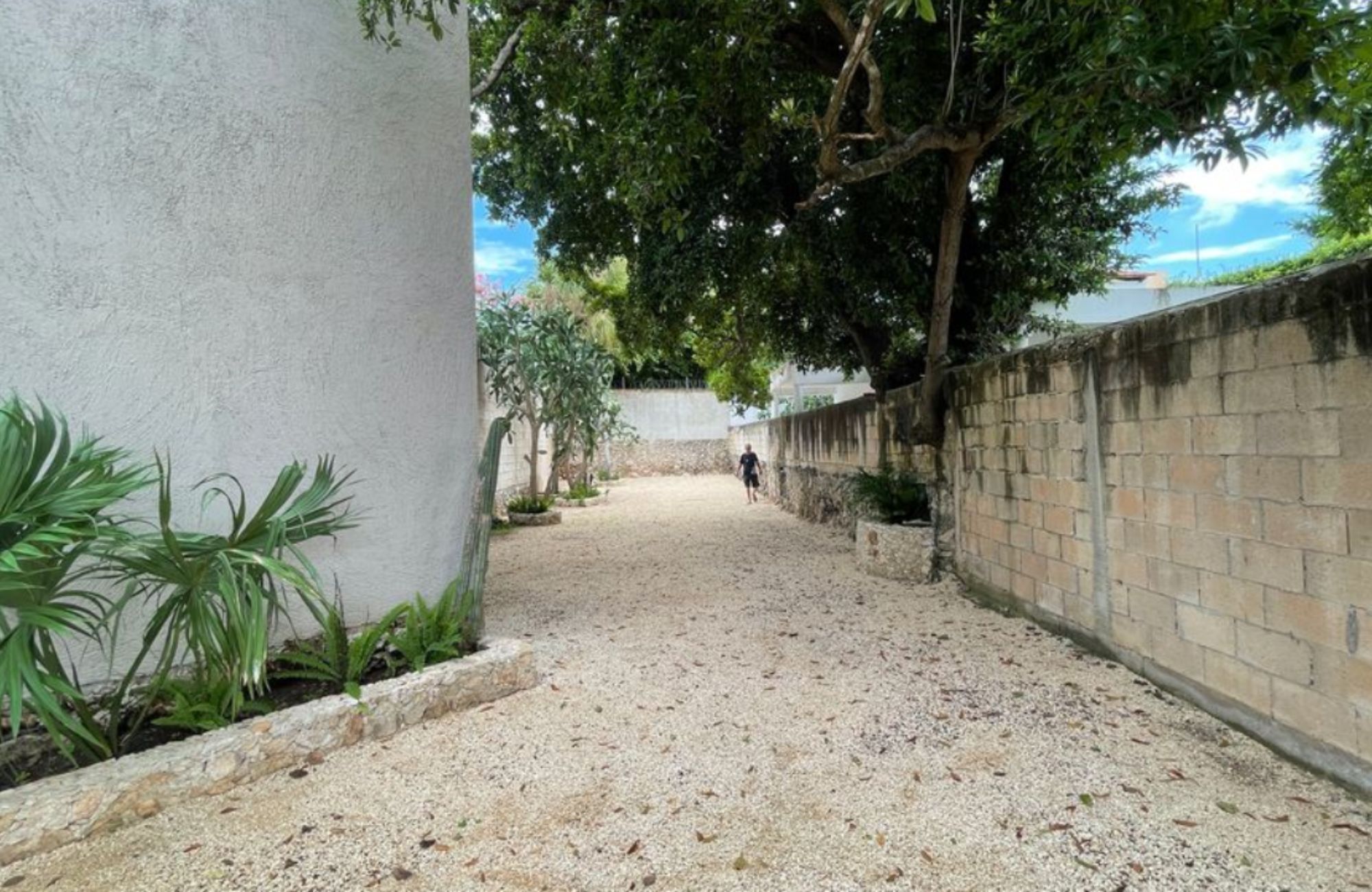 Casa Remodelada con alberca privada en venta, Centro, M&eacute;rida