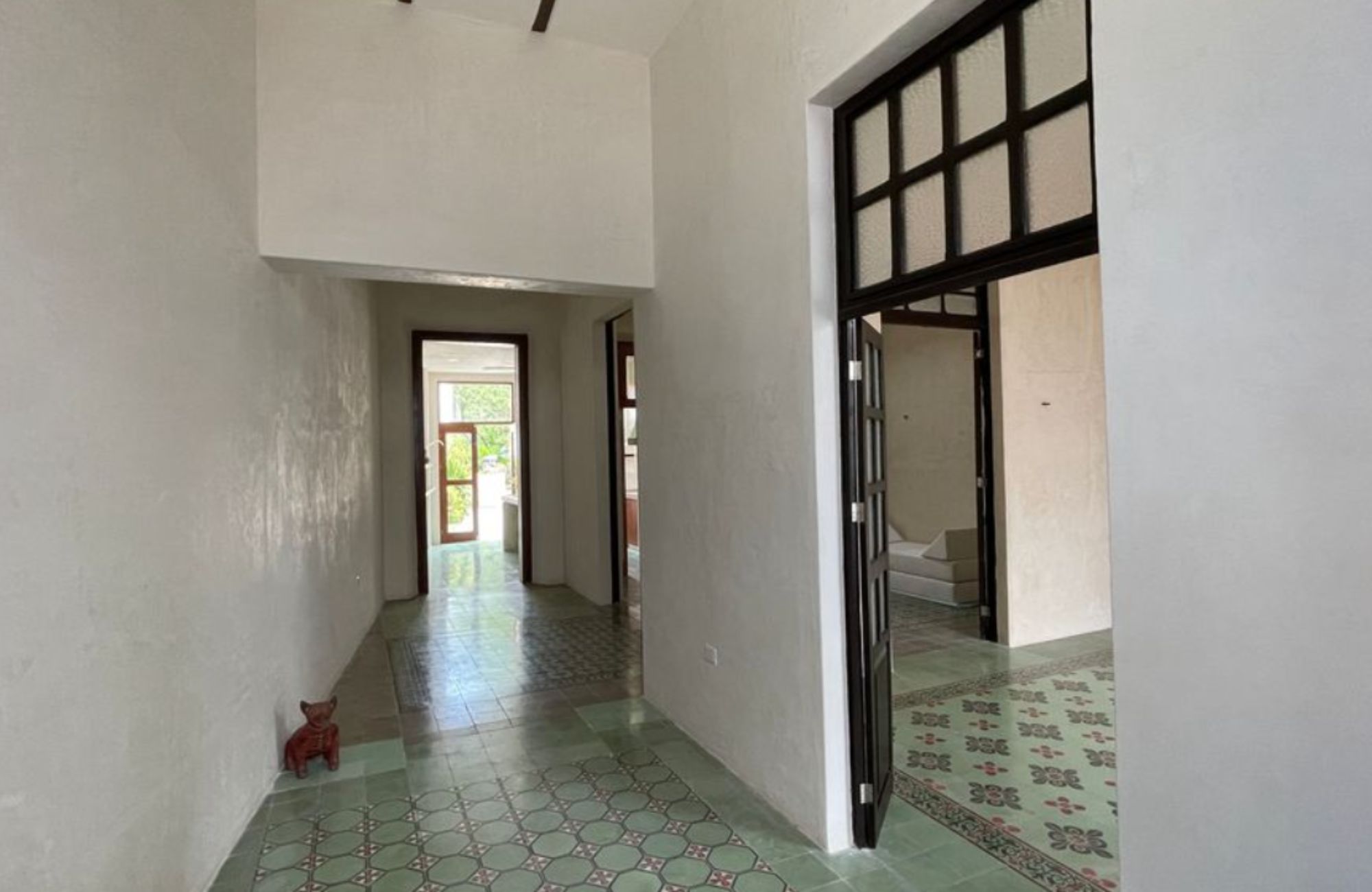 Casa Remodelada con alberca privada en venta, Centro, M&eacute;rida