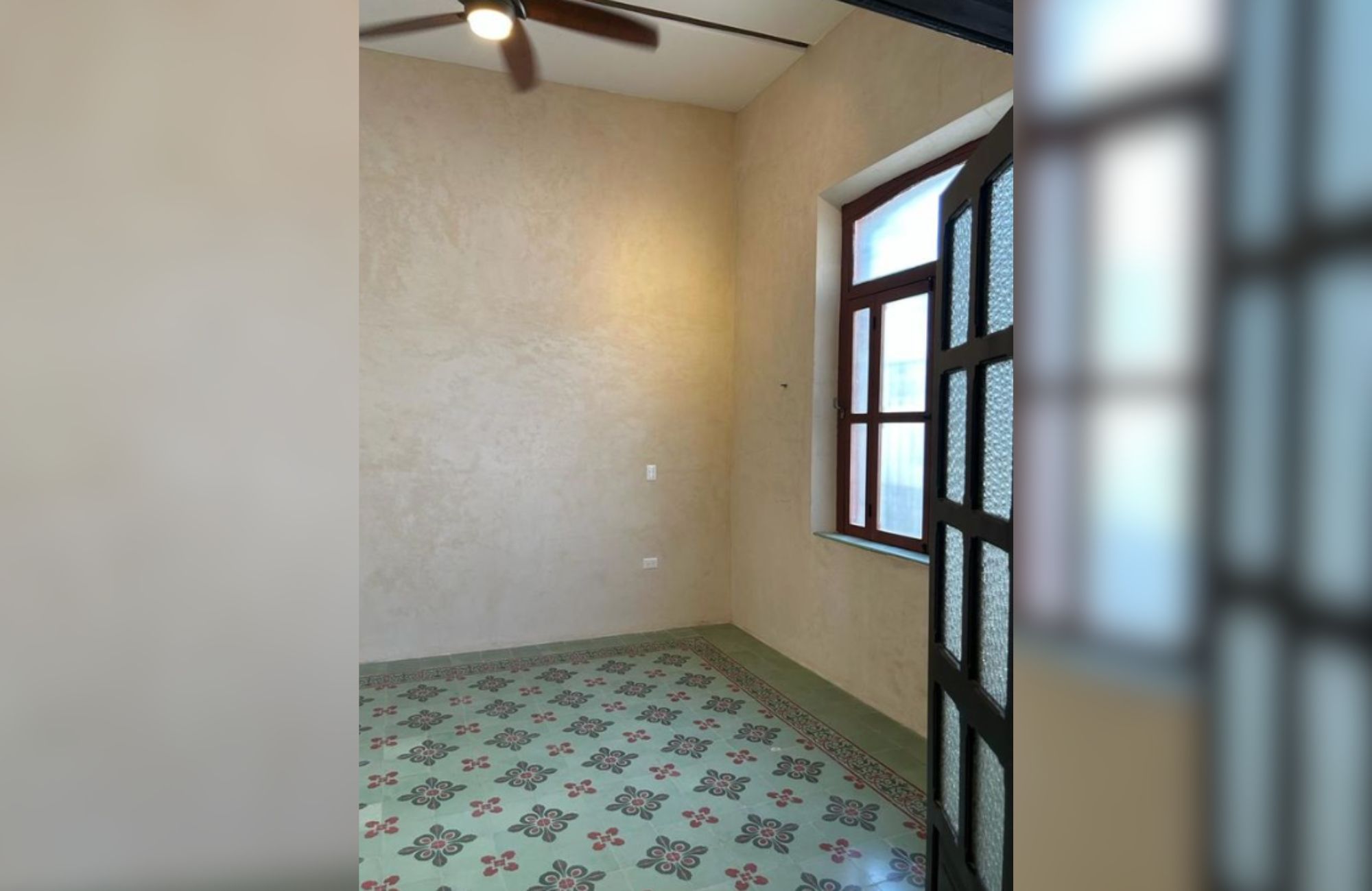 Casa Remodelada con alberca privada en venta, Centro, M&eacute;rida