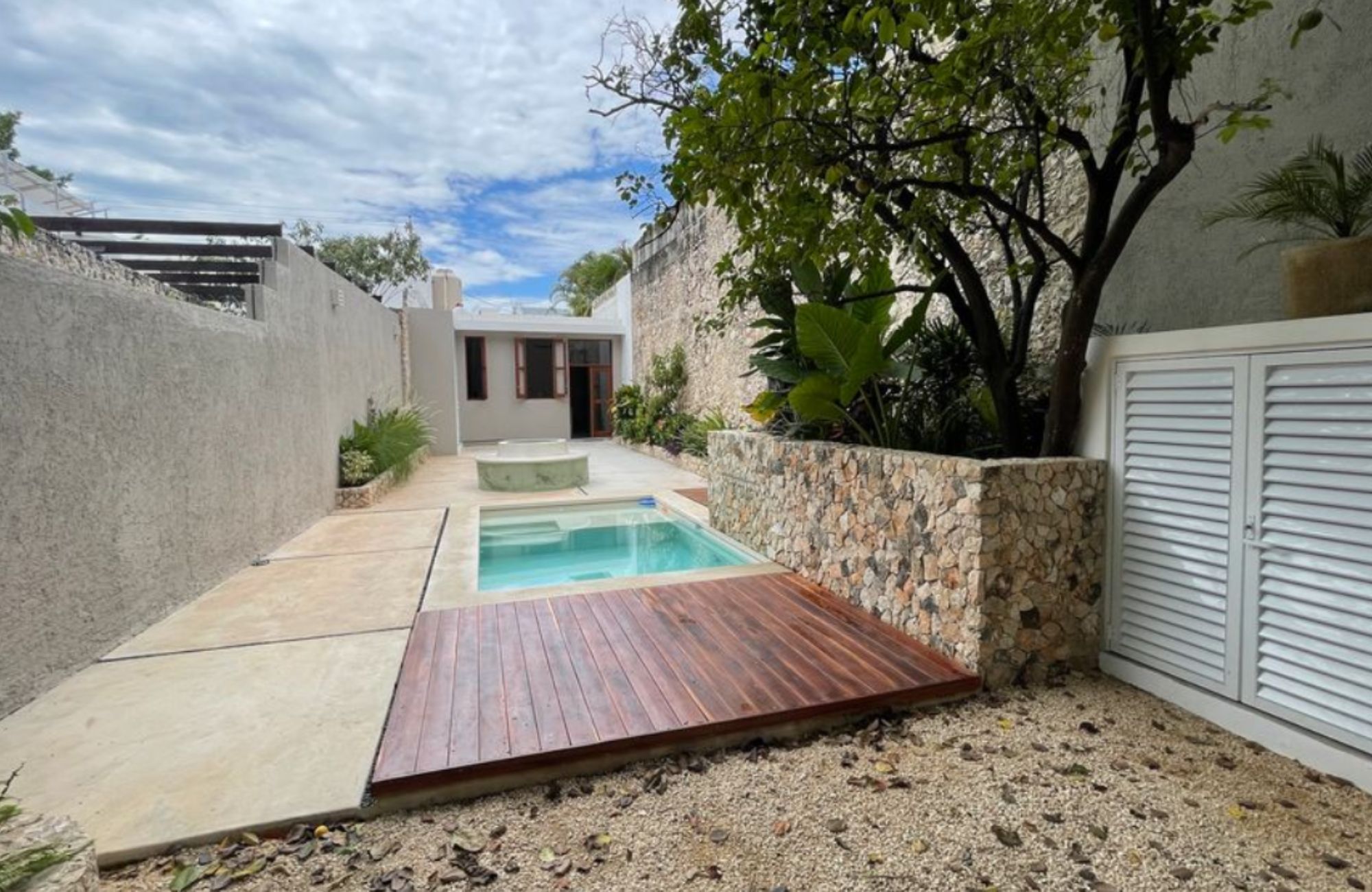 Casa Remodelada con alberca privada en venta, Centro, M&eacute;rida