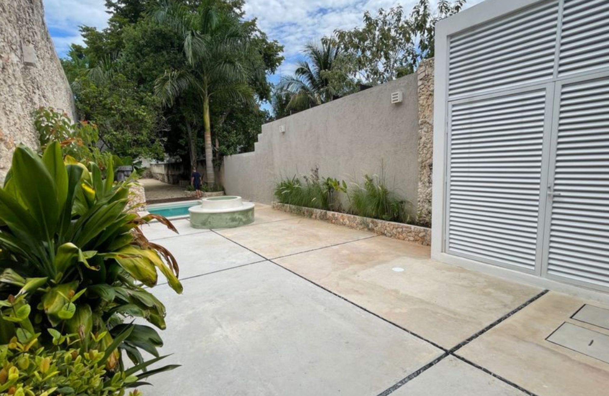 Casa Remodelada con alberca privada en venta, Centro, M&eacute;rida