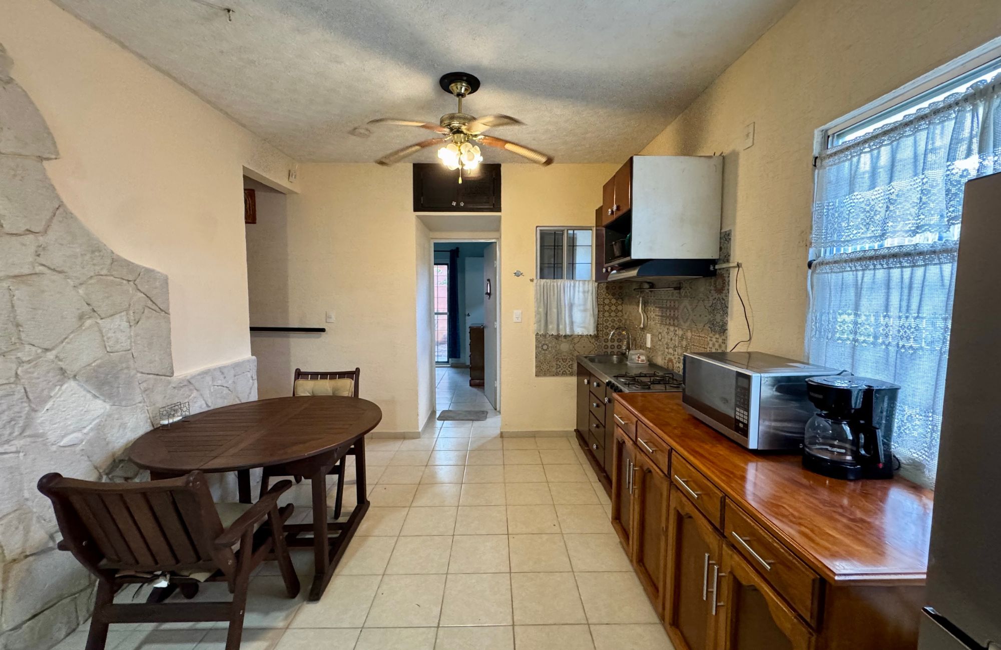 Corner house with balcony and palapa terrace for sale, El Encanto, Cozumel