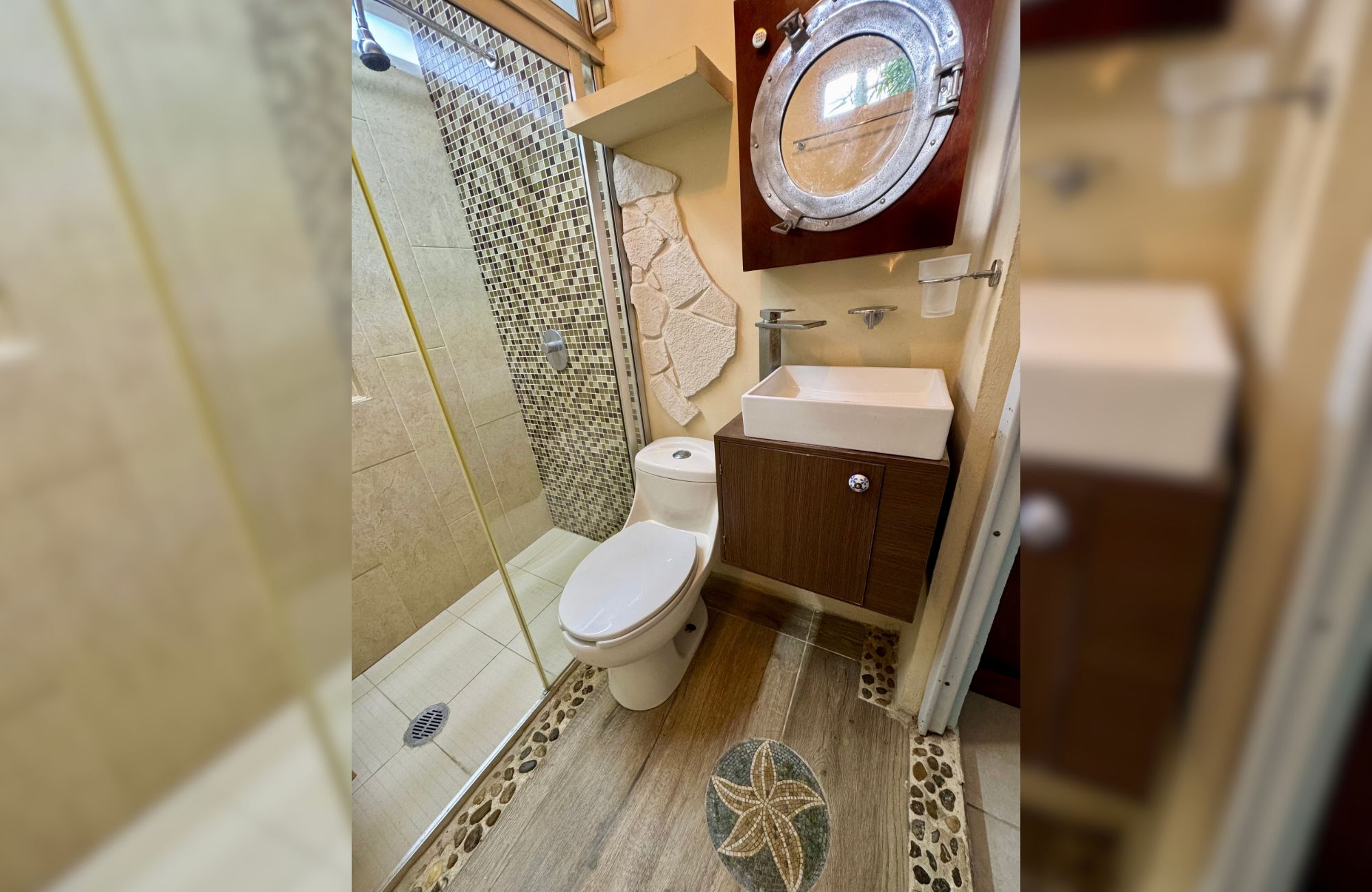 Corner house with balcony and palapa terrace for sale, El Encanto, Cozumel