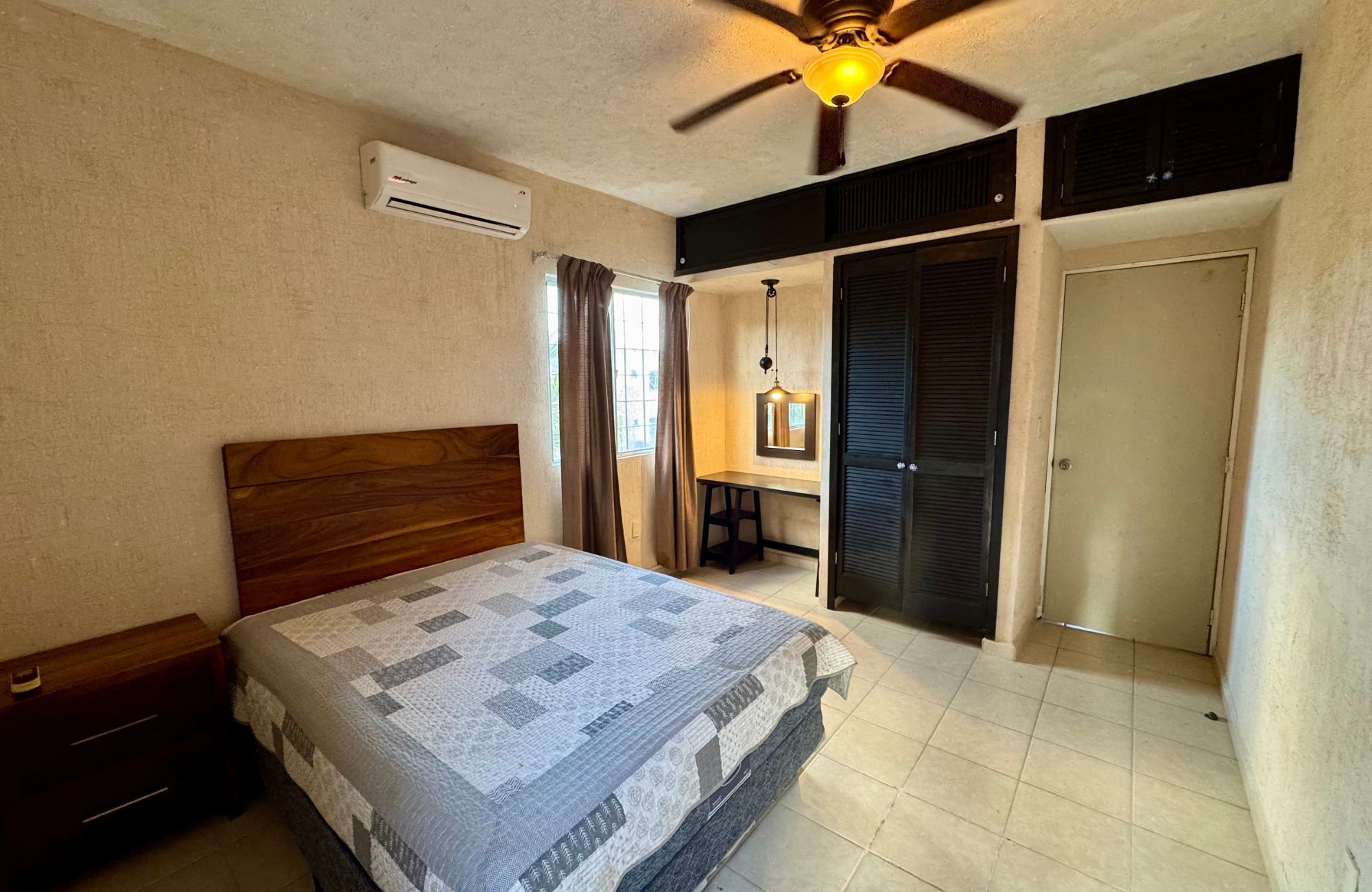 Corner house with balcony and palapa terrace for sale, El Encanto, Cozumel