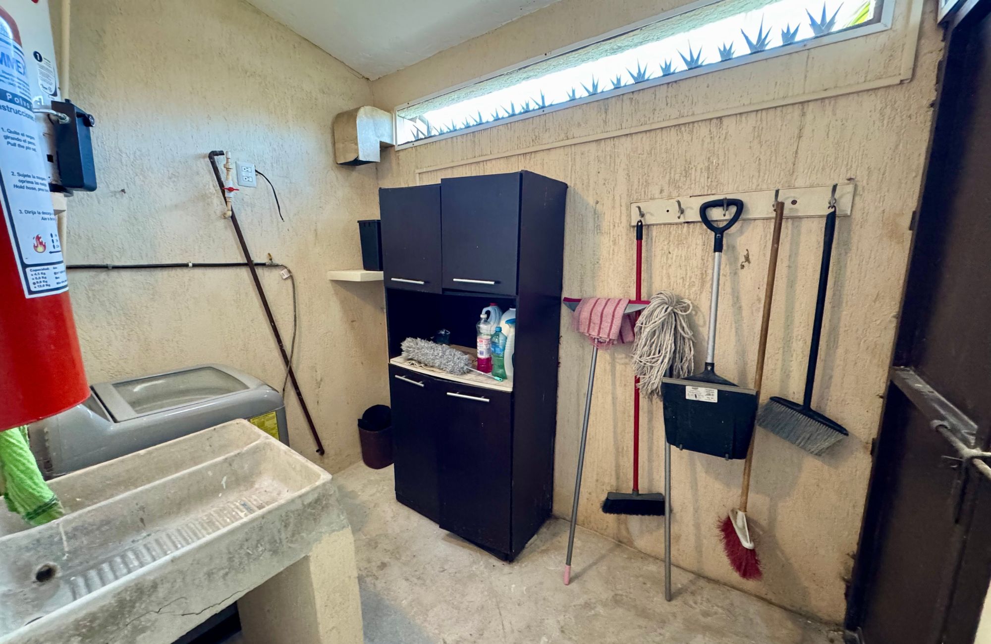 Corner house with balcony and palapa terrace for sale, El Encanto, Cozumel