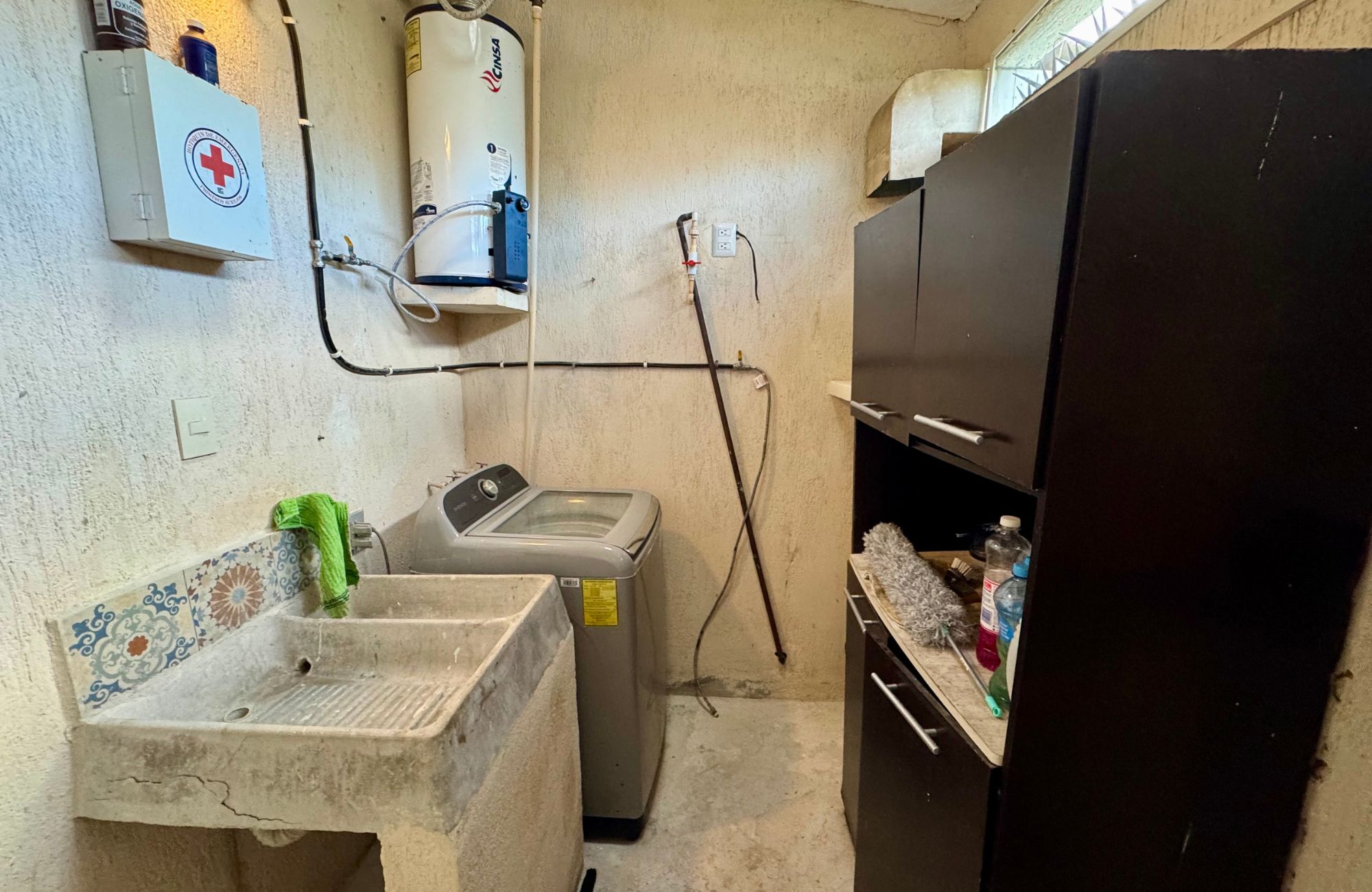 Corner house with balcony and palapa terrace for sale, El Encanto, Cozumel