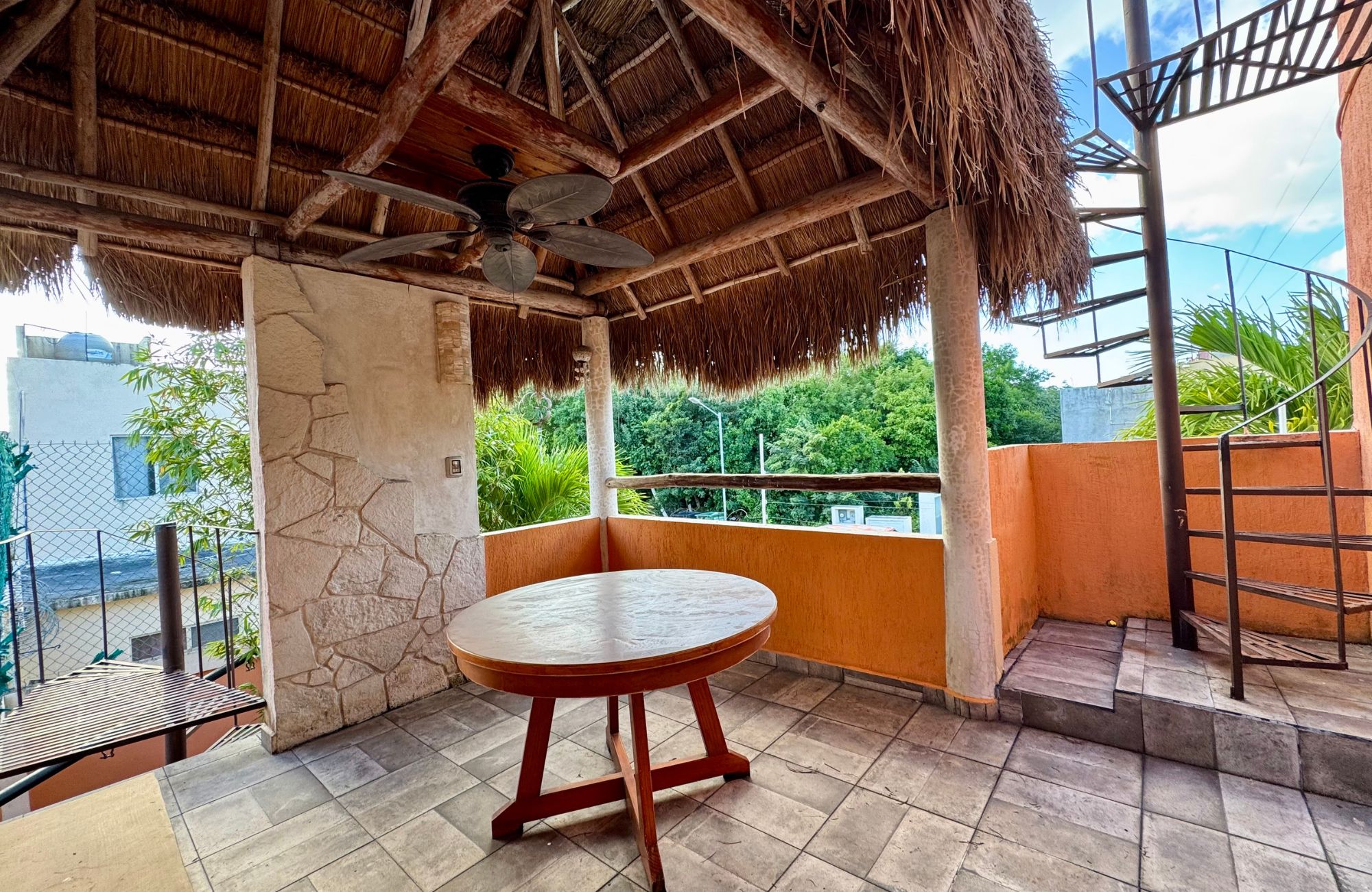 Corner house with balcony and palapa terrace for sale, El Encanto, Cozumel