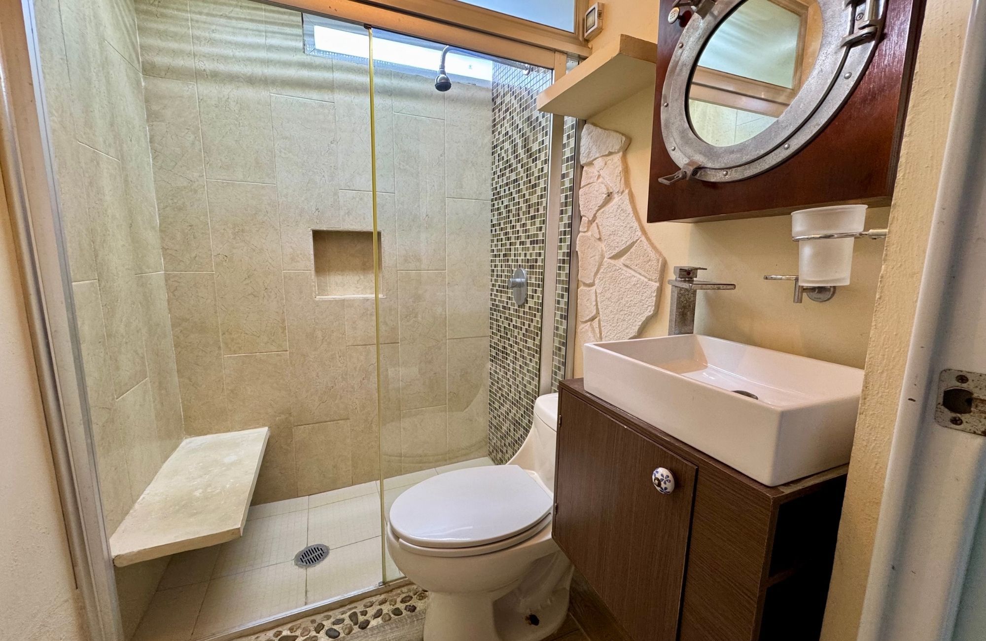 Corner house with balcony and palapa terrace for sale, El Encanto, Cozumel