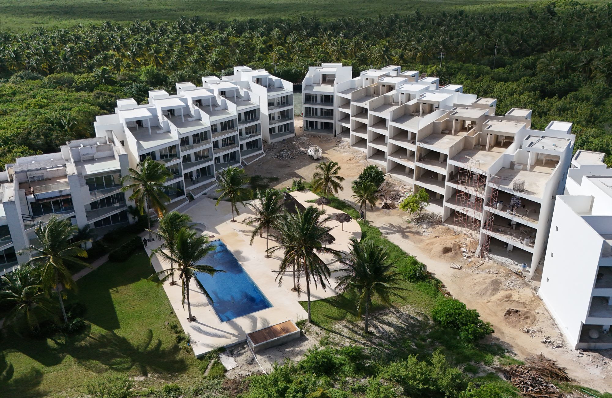 Condominium with private garden and terrace for sale in Merida Centro.