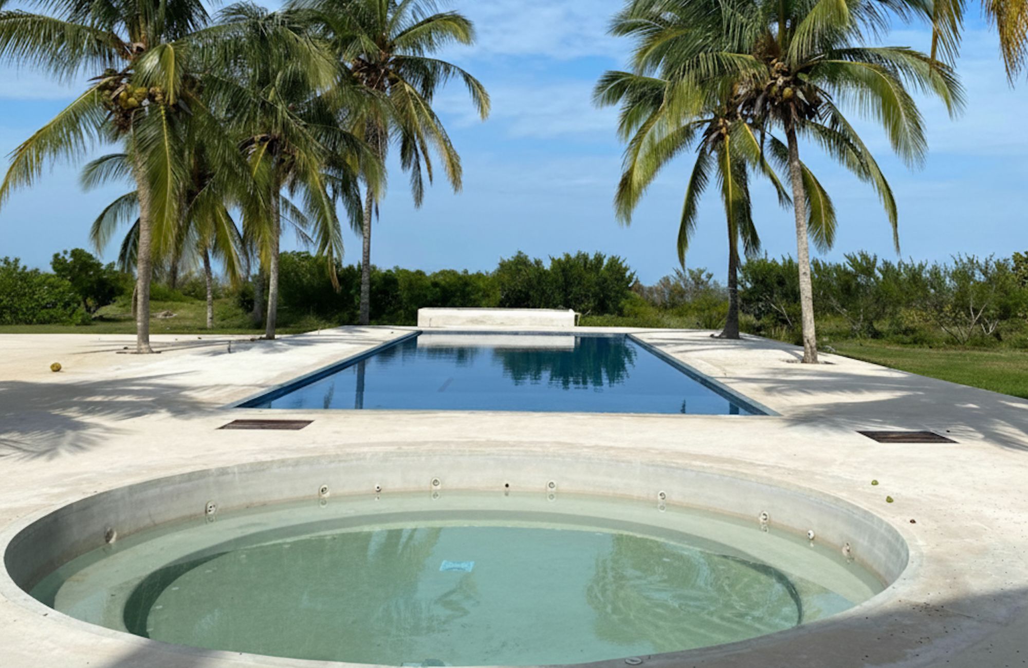 Condominium with private garden and terrace for sale in Merida Centro.