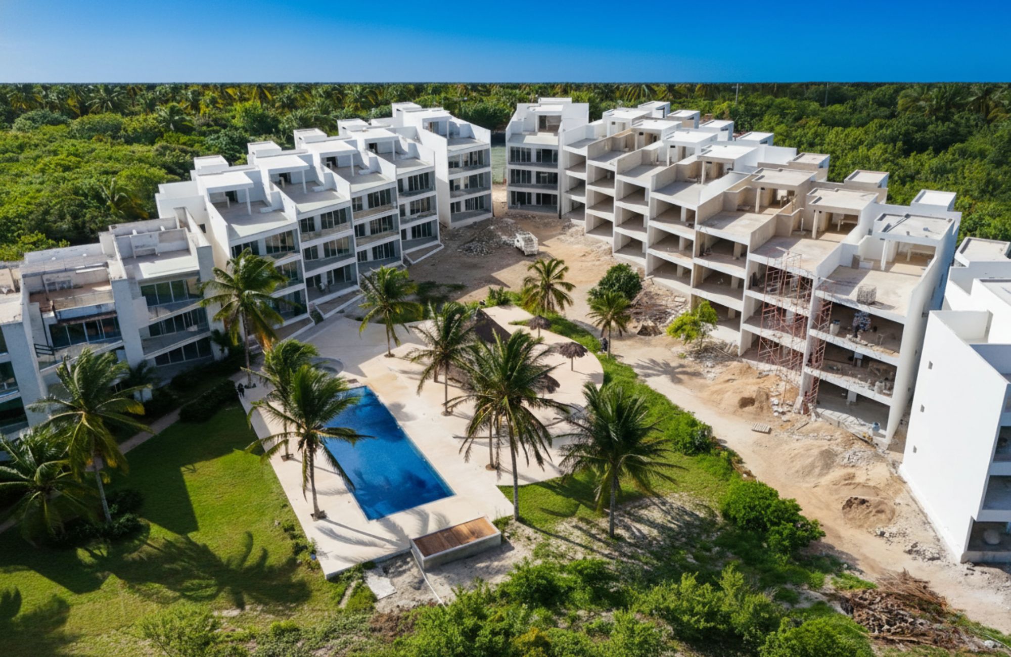 Condominium with private garden and terrace for sale in Merida Centro.