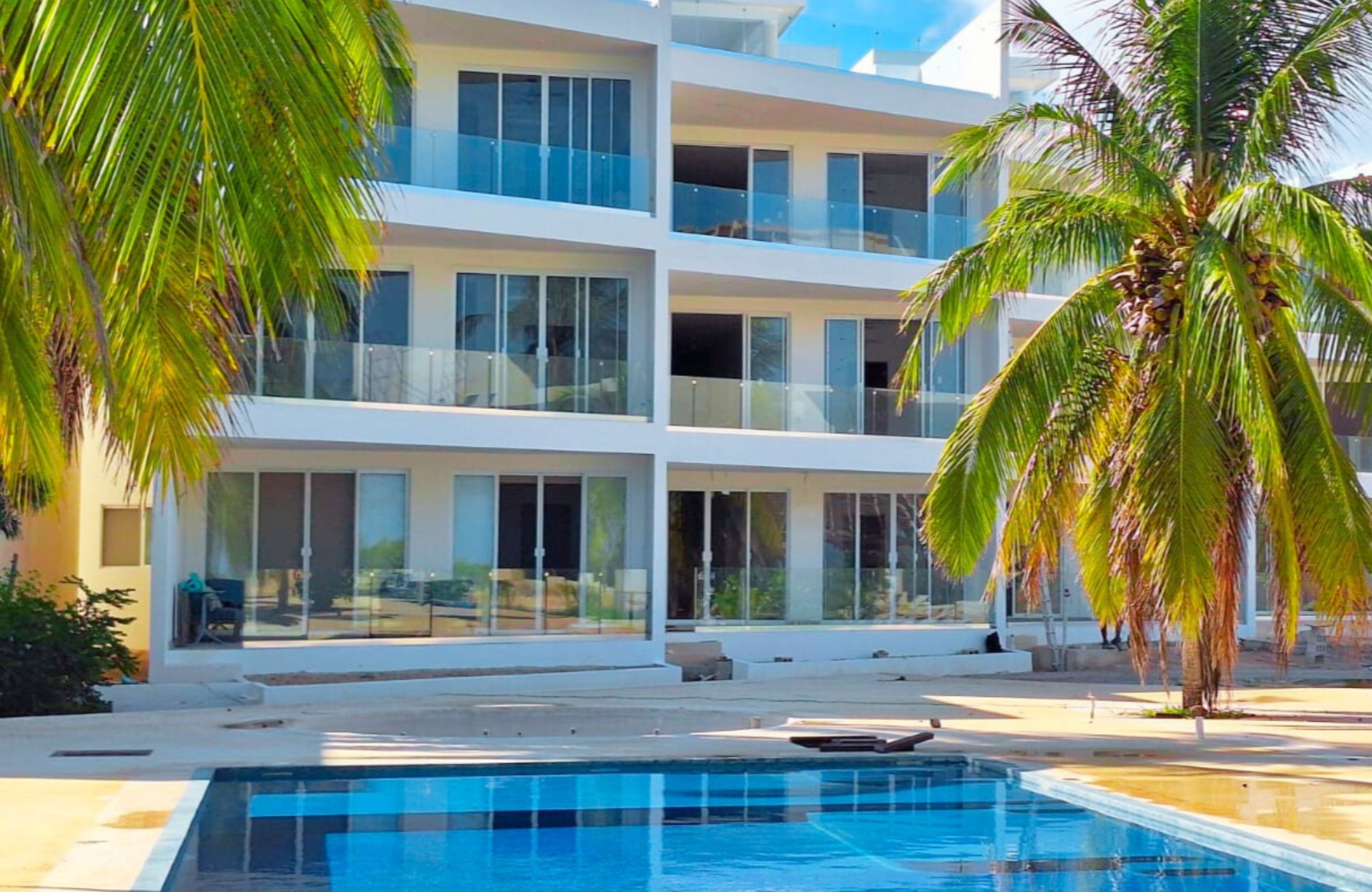 Condominium with private garden and terrace for sale in Merida Centro.
