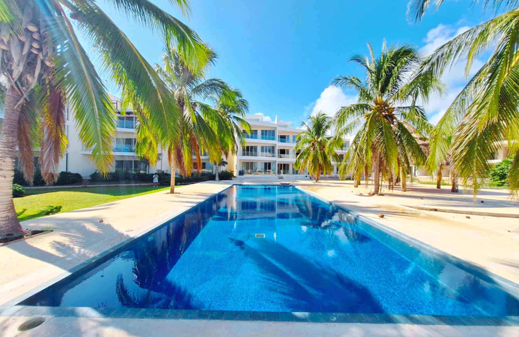 Condominium with private garden and terrace for sale in Merida Centro.