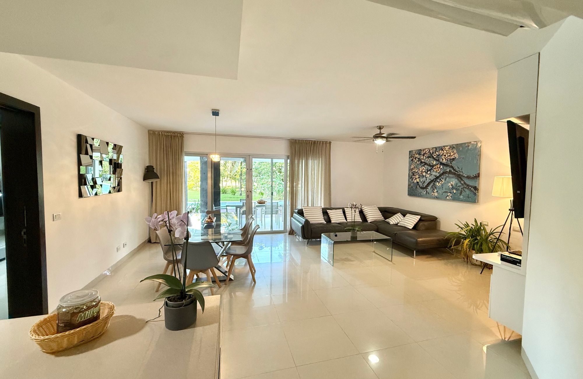 Luxury condominium 387 m2 with garden, cenote, pool, 400 meters from the beach, on the golf course, pre-construction-sale Playacar